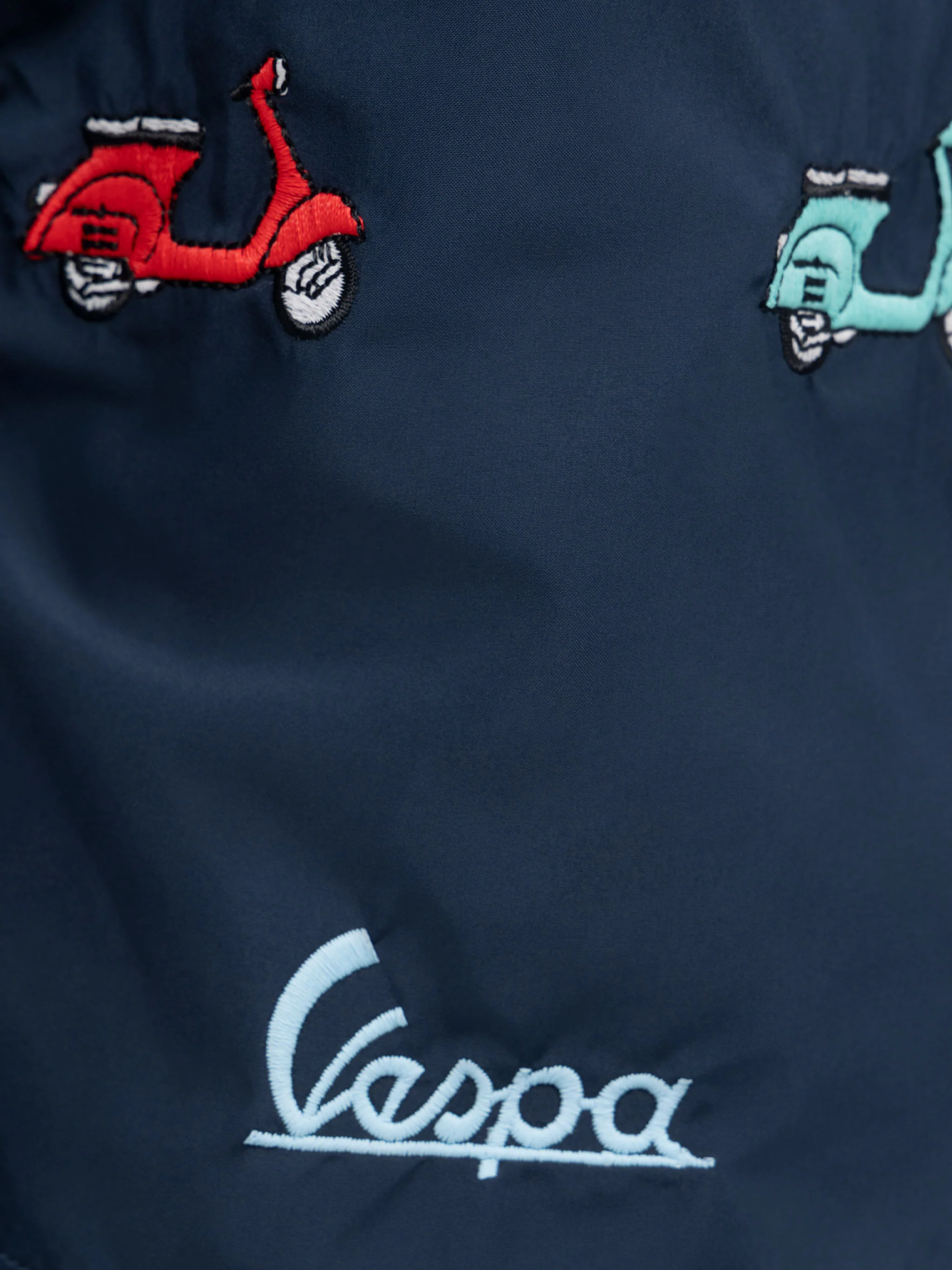 Lichtgewicht zwempak van Jean Lighting met Vespa-borduurwerk | VESPA