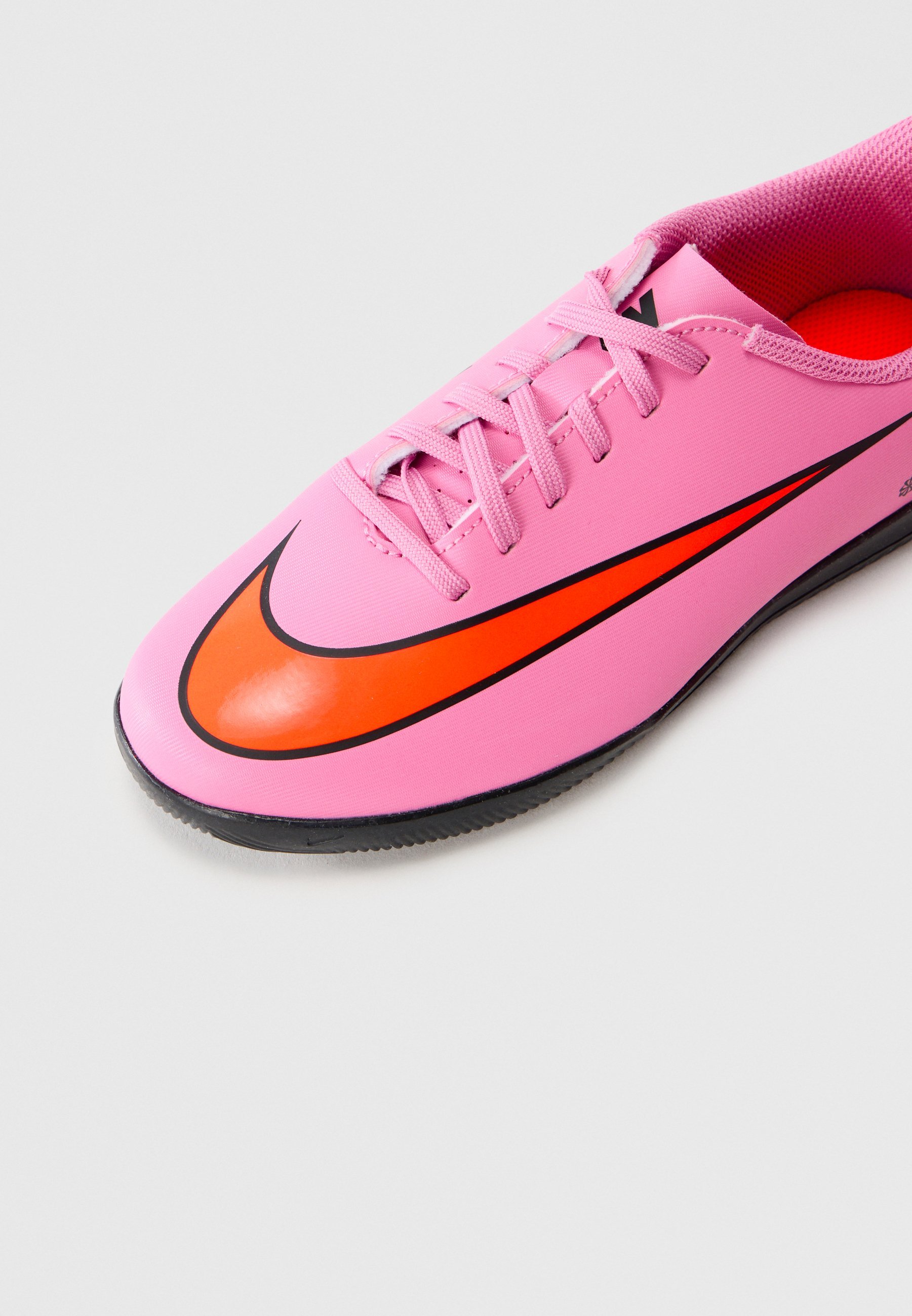 Chaussures de football en salle Nike Performance VAPOR 16 CLUB UNISEXE - flamant rose magique/noir/rouge vif