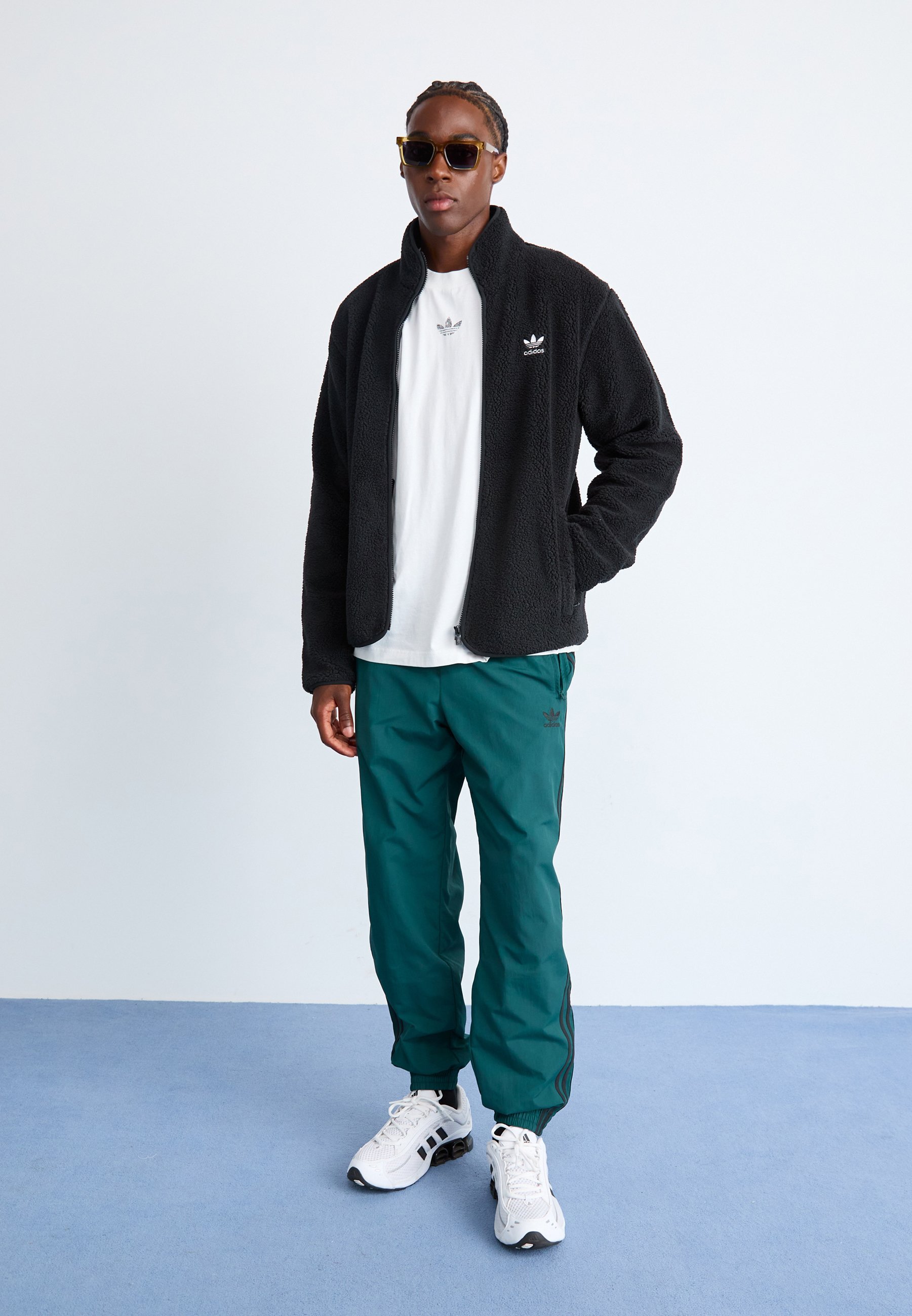 Jachete și pulovere din fleece adidas Originals