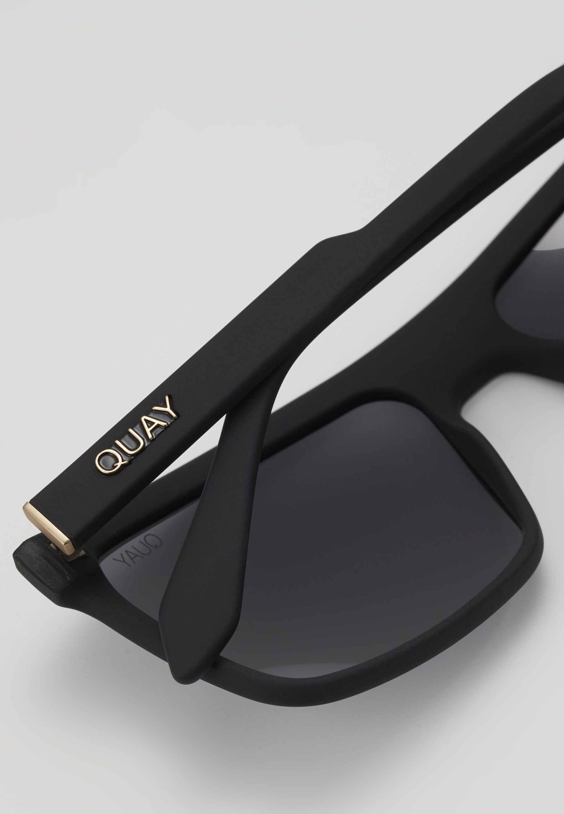 QUAY AUSTRALIA LET IT RUN – Sonnenbrille – matt schwarz