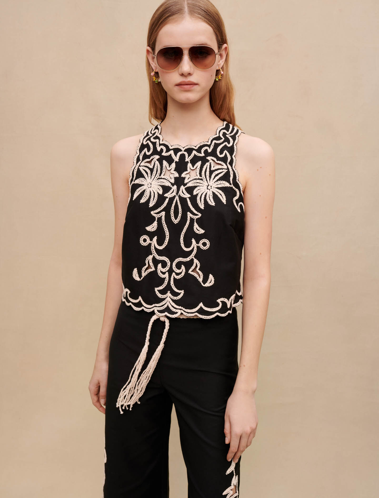 Top scurt brodat - Negru
