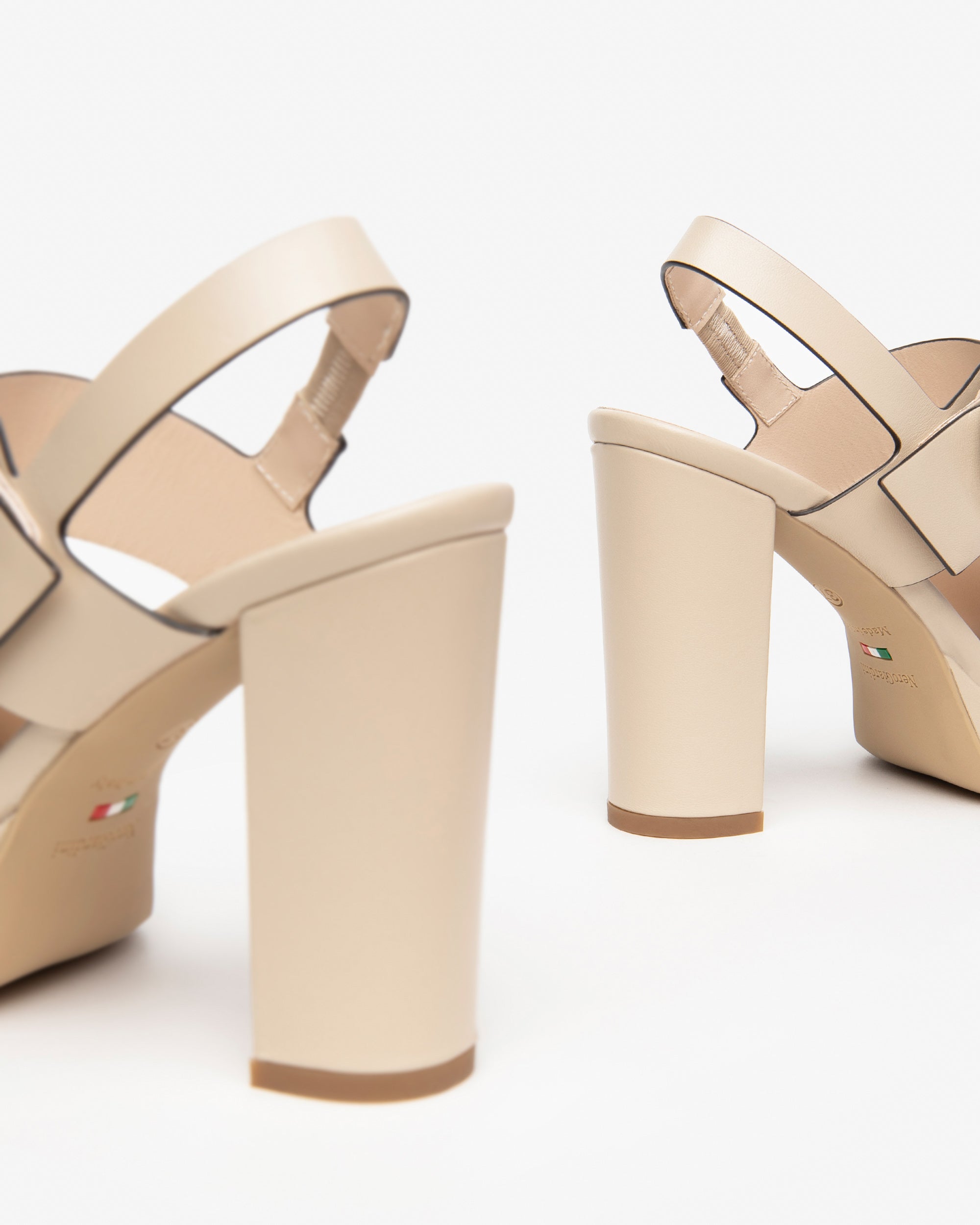  Damen-Ledersandalen