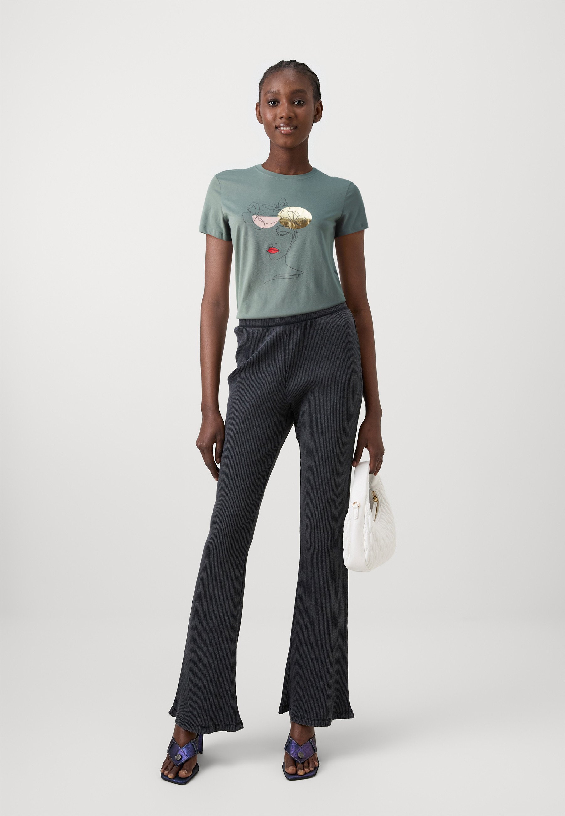 ONLY ONLKITA LIFE - T-shirt met print - balsemgroen