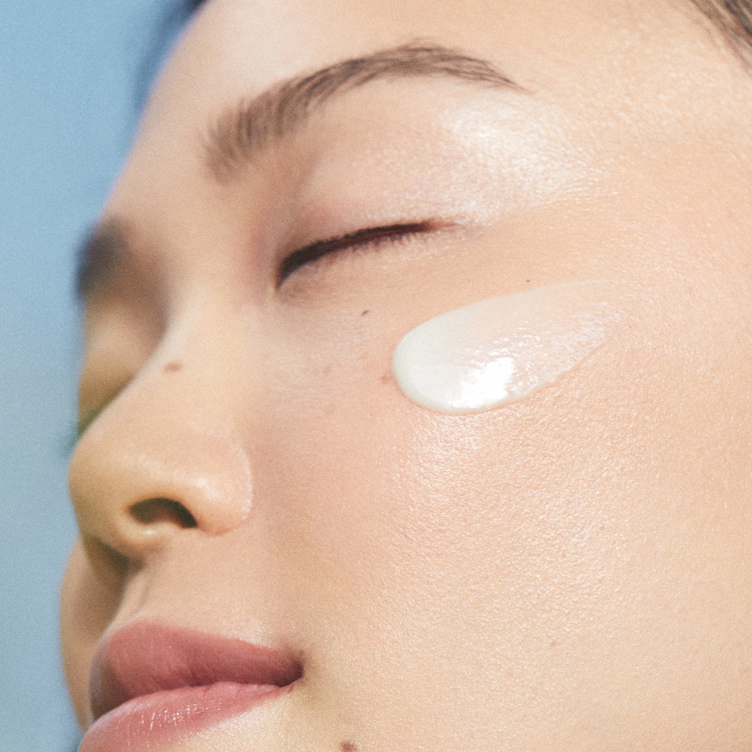 KORA Organics Active Algae vieglās mitrinošās krēma kapsulas - 50 ml