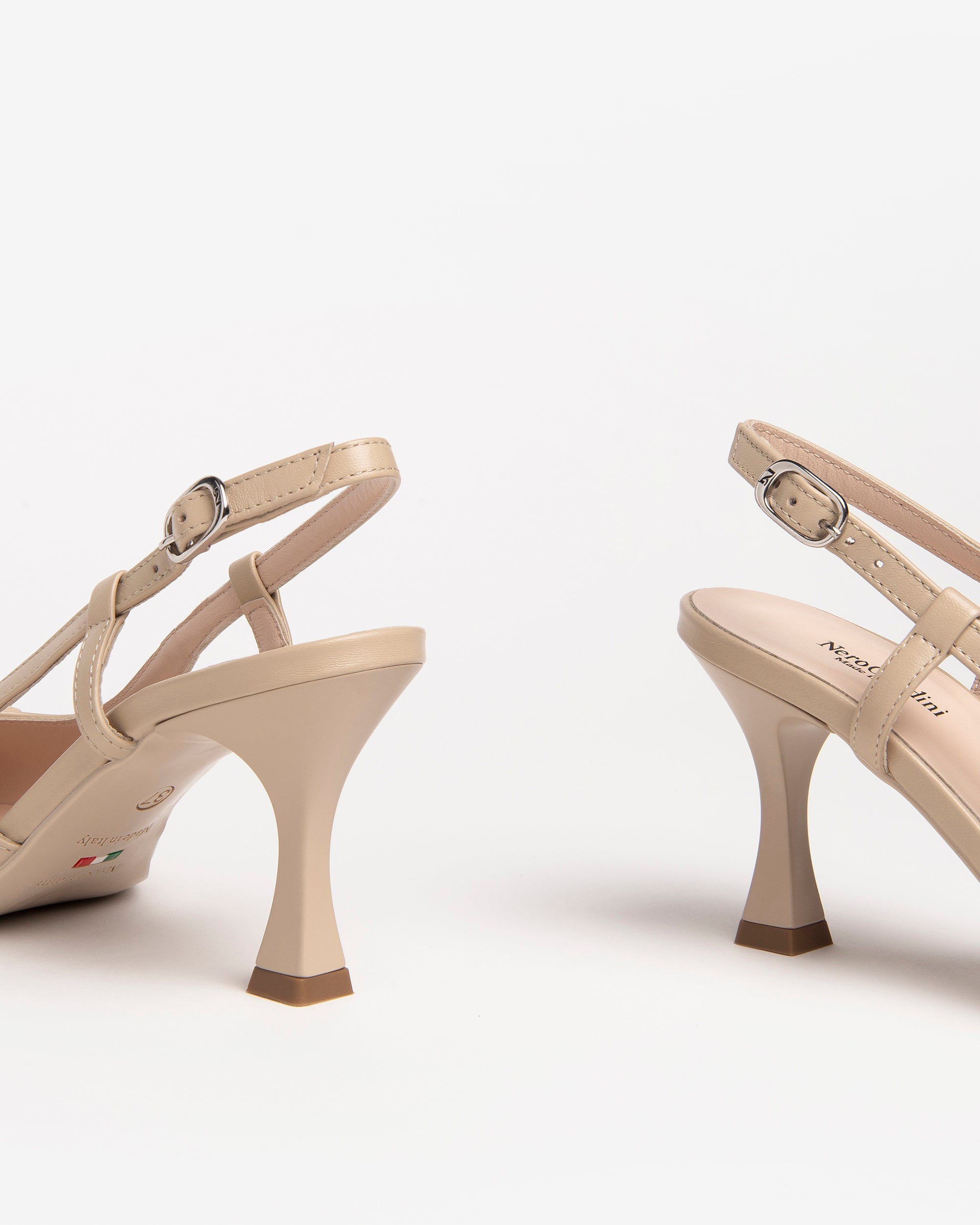  Damen-Pumps aus Leder