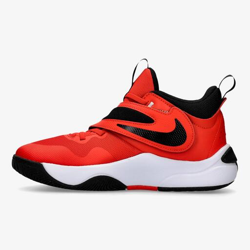  Nike komandas ažiotāža