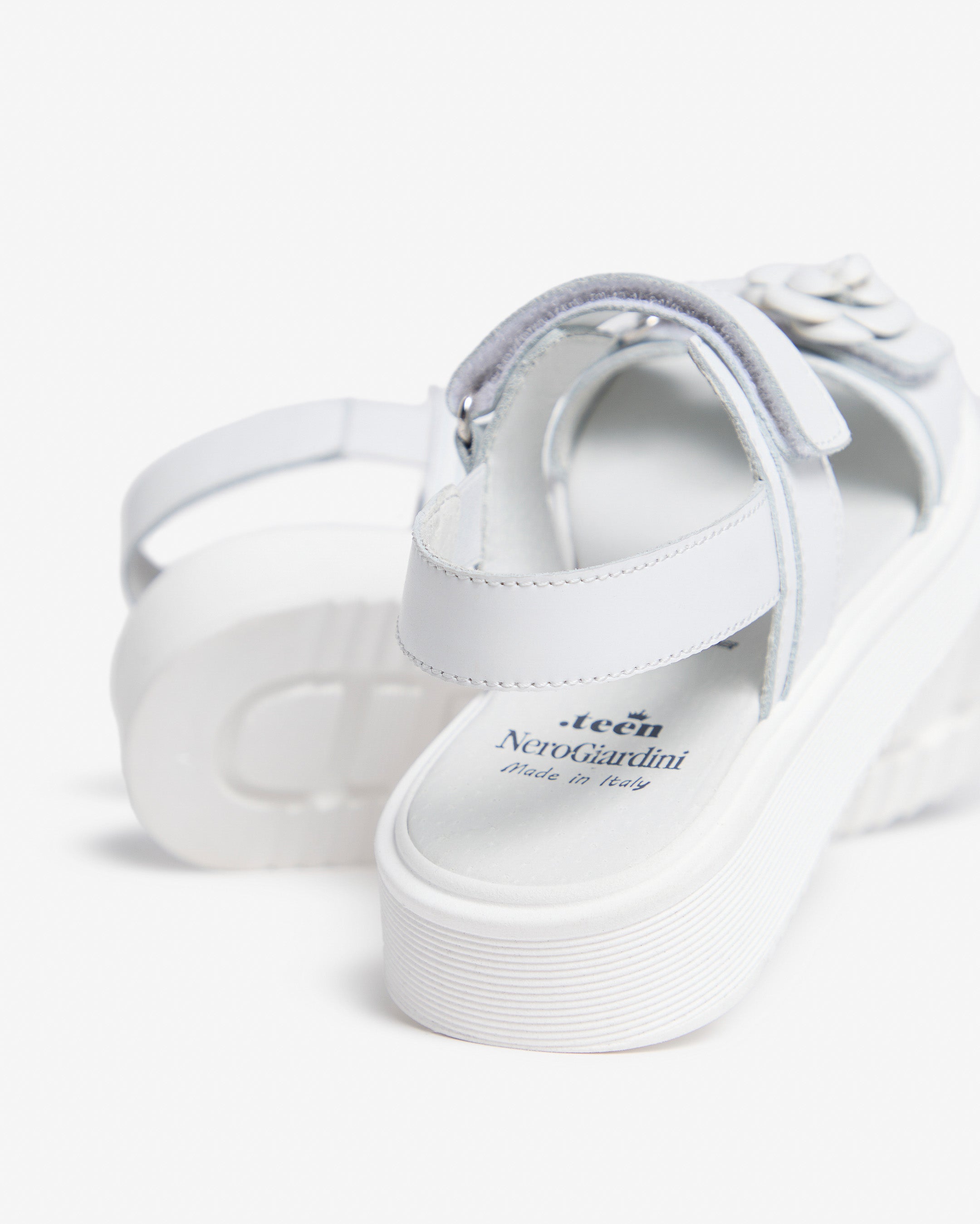  Ledersandalen für Teenager-Mädchen