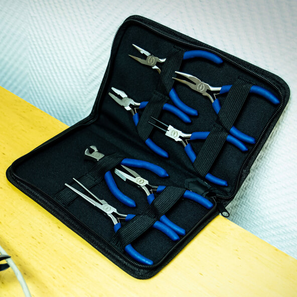 Electronics pliers set, 8-piece.