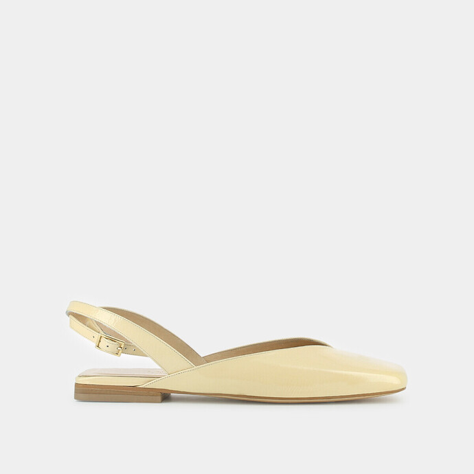 Ballerines ouvertes à brides  en cuir vernis poussin
