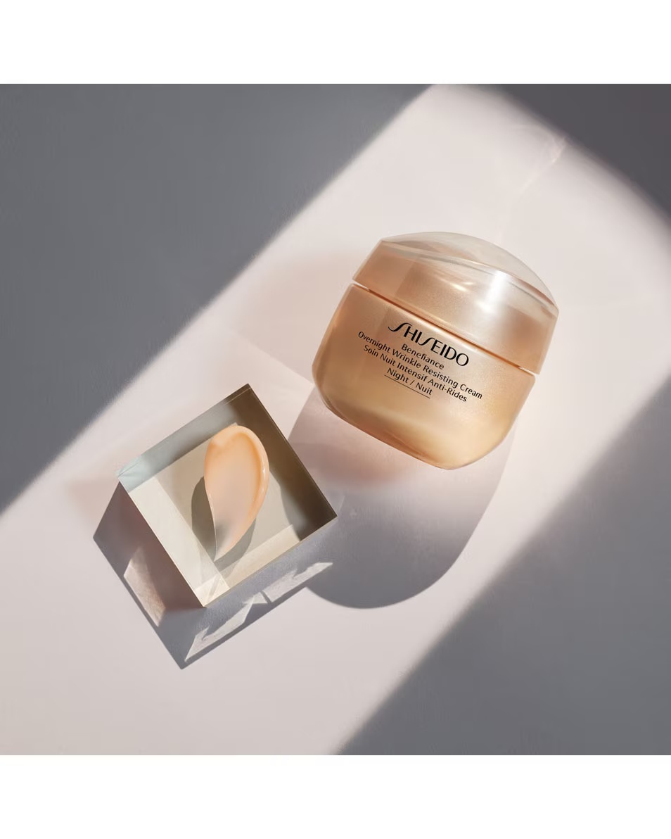 Cremă antirid Shiseido Benefiance peste noapte