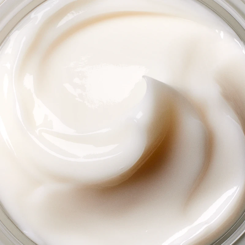 Fresh Rose Deep Hydration Face Cream, een hydraterende gezichtscrème met hyaluronzuur.