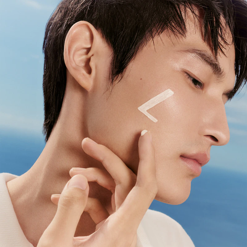 Lancaster Sun Perfect Air 50 Pore & Imperfections ultrakevyt suojaava neste rasvaiselle ja ongelmalliselle iholle