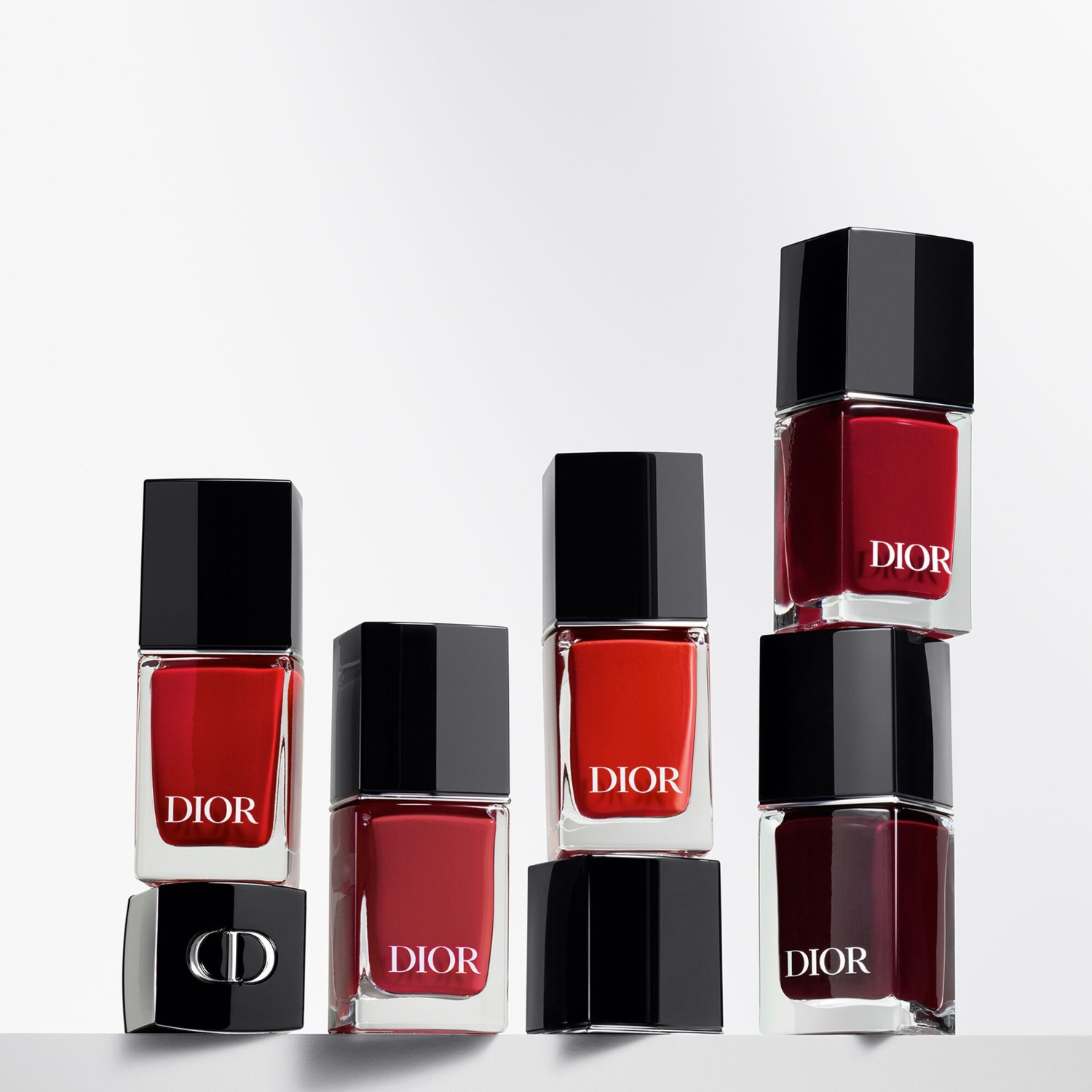 DIOR Vernis à ongles effet gel et couleur couture