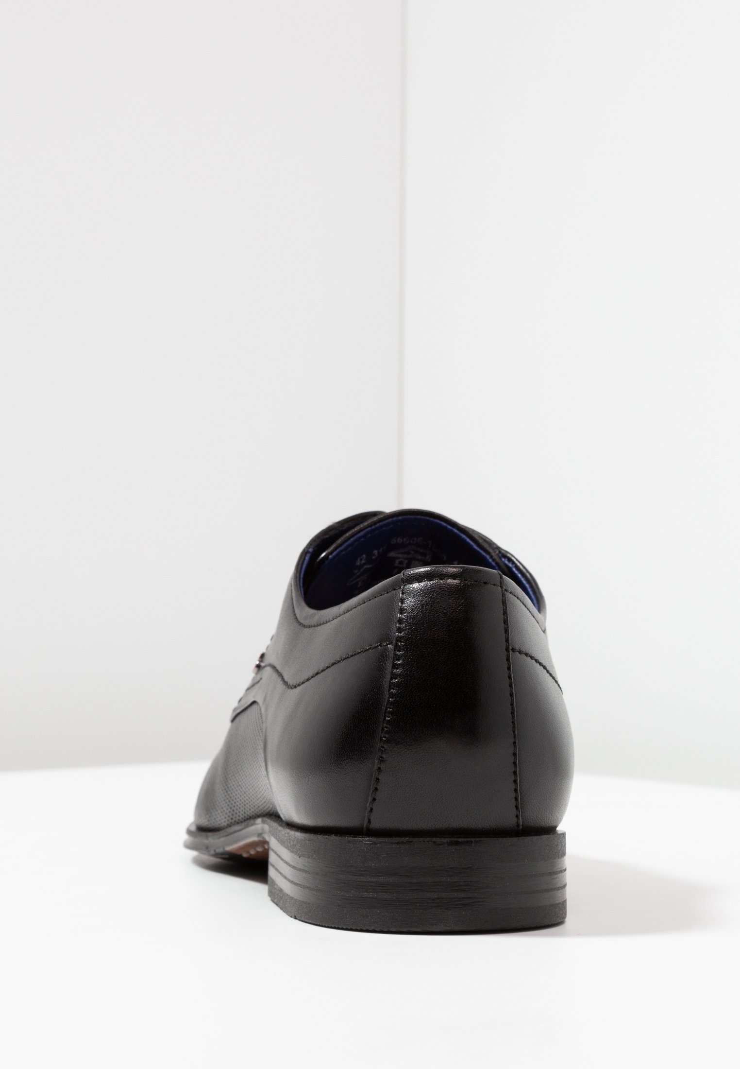 Bugatti Smart veterschoenen - zwart
