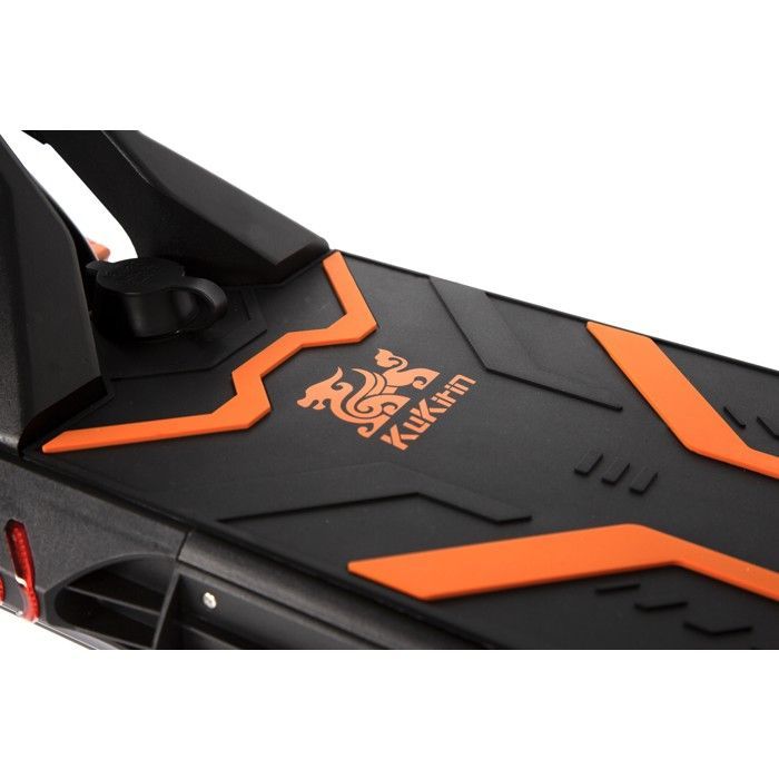 Patinete eléctrico Kukirin G3 Pro con neumáticos de 10 pulgadas, motor de 2400 W, batería de 52 V y 23,4 Ah, autonomía máxima de 80 km, velocidad máxima de 65 km/h.