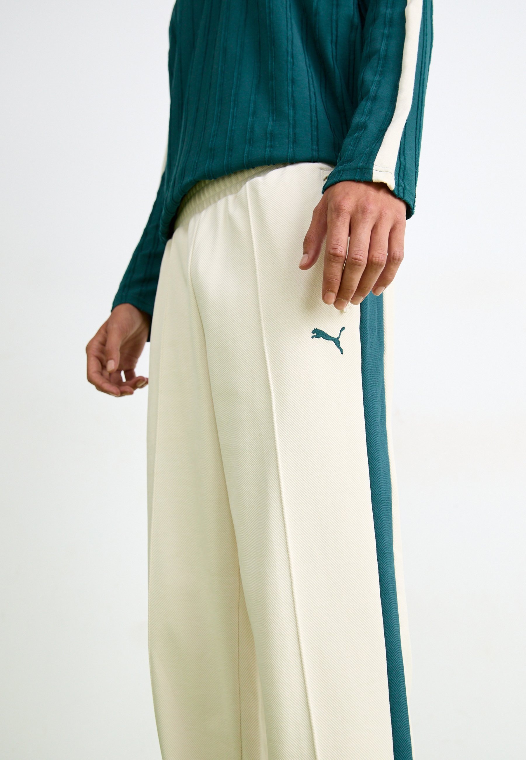 Puma JACQUARD - Pantaloni de trening - zăpadă alpină/teren verde