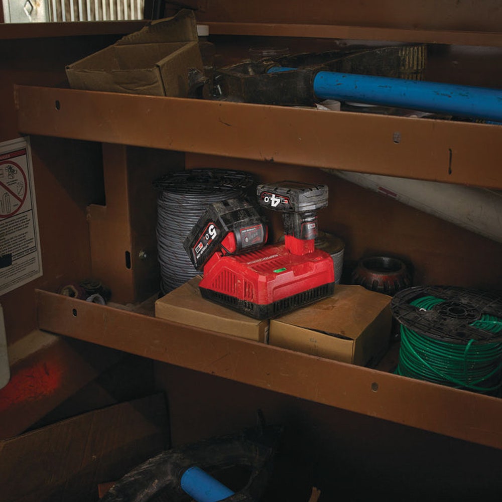 MILWAUKEE 12V/18V 4.5/6.0Ah monijännitteinen pikalaturi M12-18FC