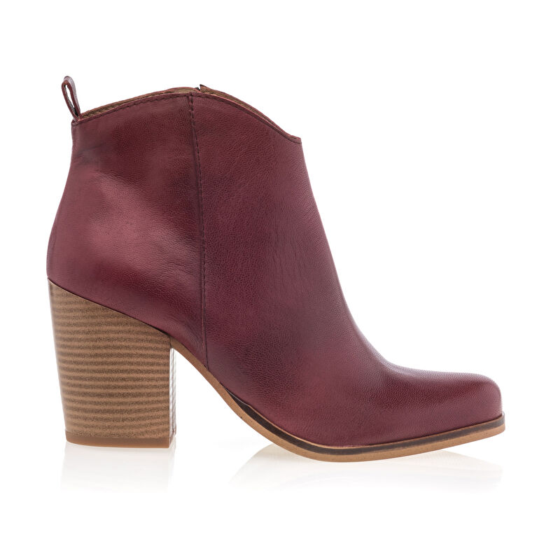 Rote Damenstiefel / Stiefeletten
