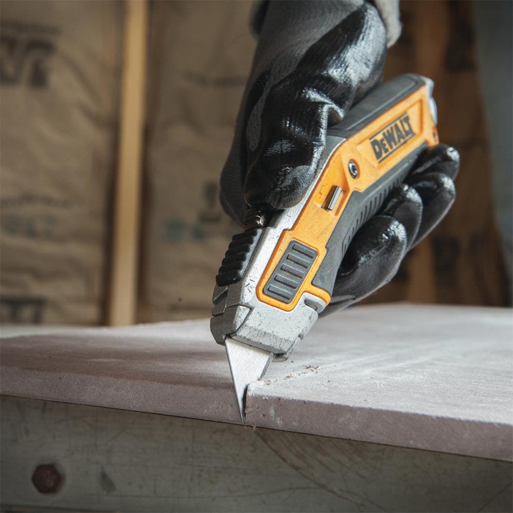 DEWALT Premium -veitsen sisäänvedettävä yleisveitsi, 5 terää, DWHT10295