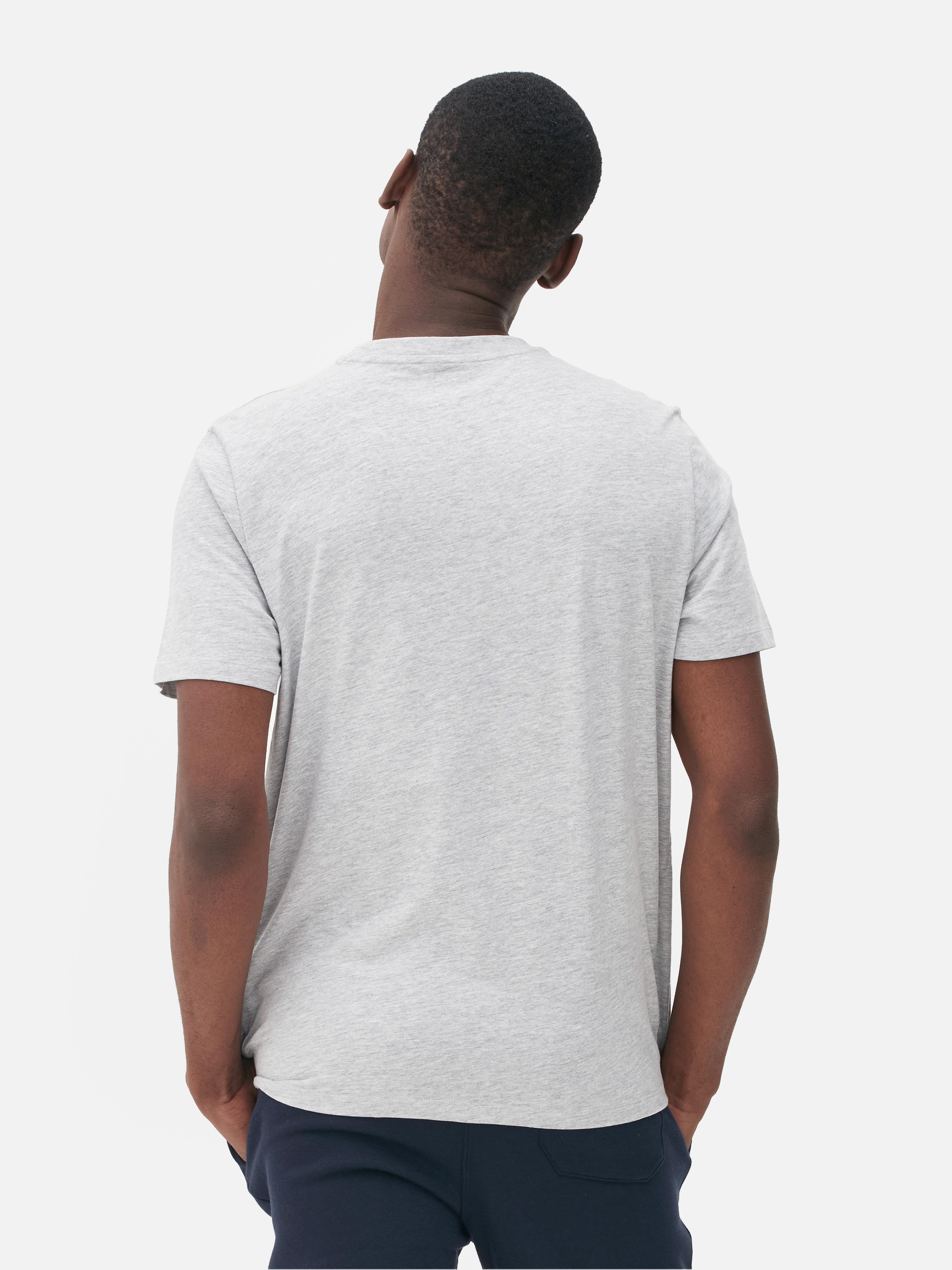 T-Shirt in regulärer Passform, meliert. Entdecken Sie das Basic für das ganze Jahr: unser T-Shirt in regulärer Passform.