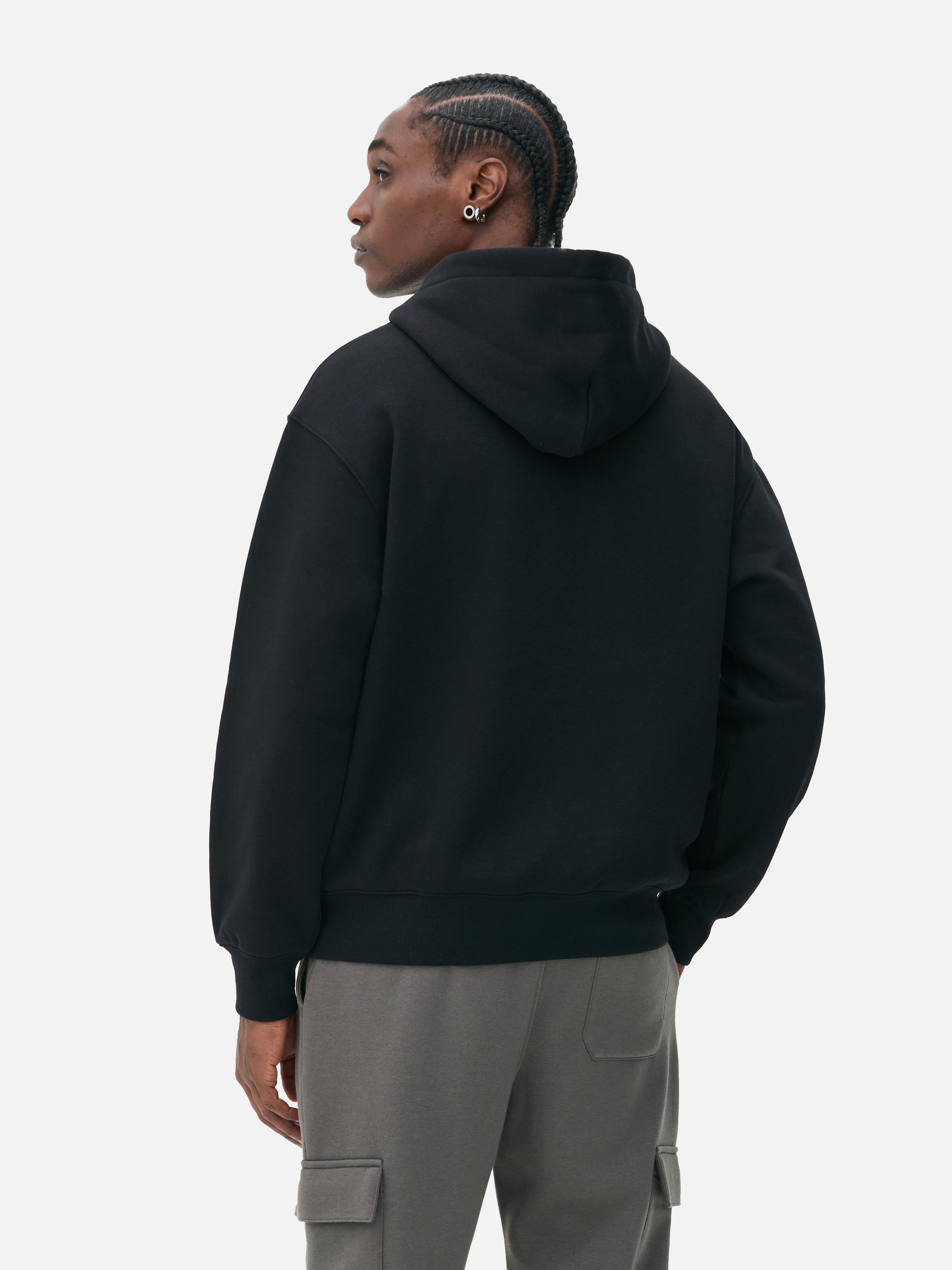 Felpa oversize in jersey. Felpa ampia e oversize con maniche lunghe e grande tasca a marsupio.