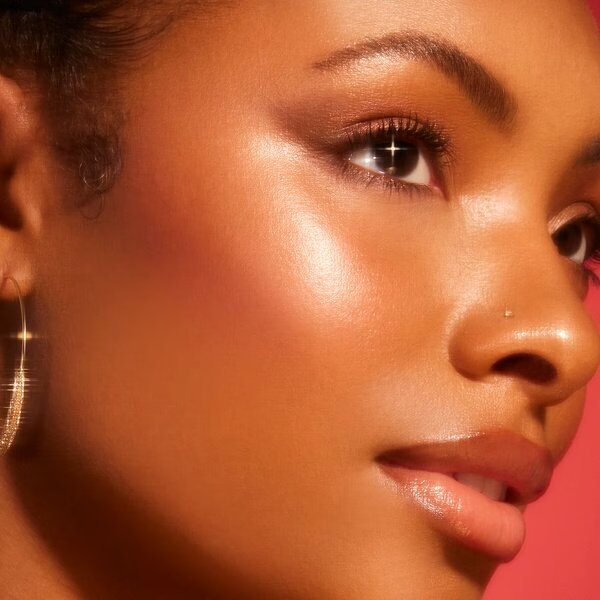 „elf Halo Glow Contour Tan/Deep Beauty Wand“ įdegio kontūro pieštukas, 10 ml