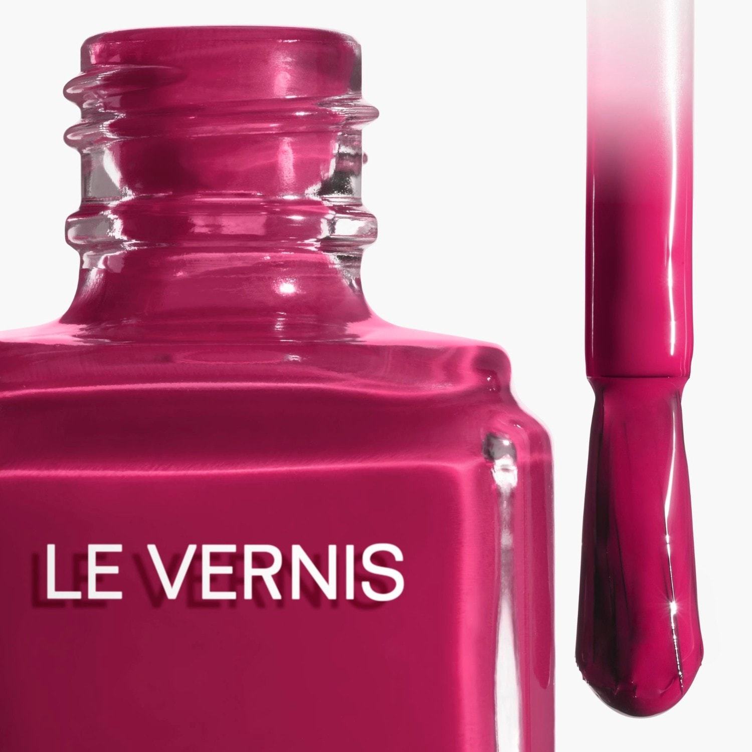CHANEL lak za nokte LE VERNIS DUGOTRAJNA BOJA I SJAJ - 13 ml