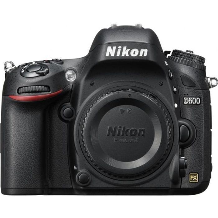 Câmera DSLR NIKON D600 / Somente o corpo