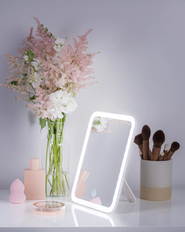 Espelho de maquiagem Notino Beauty Electro Collection com luzes LED