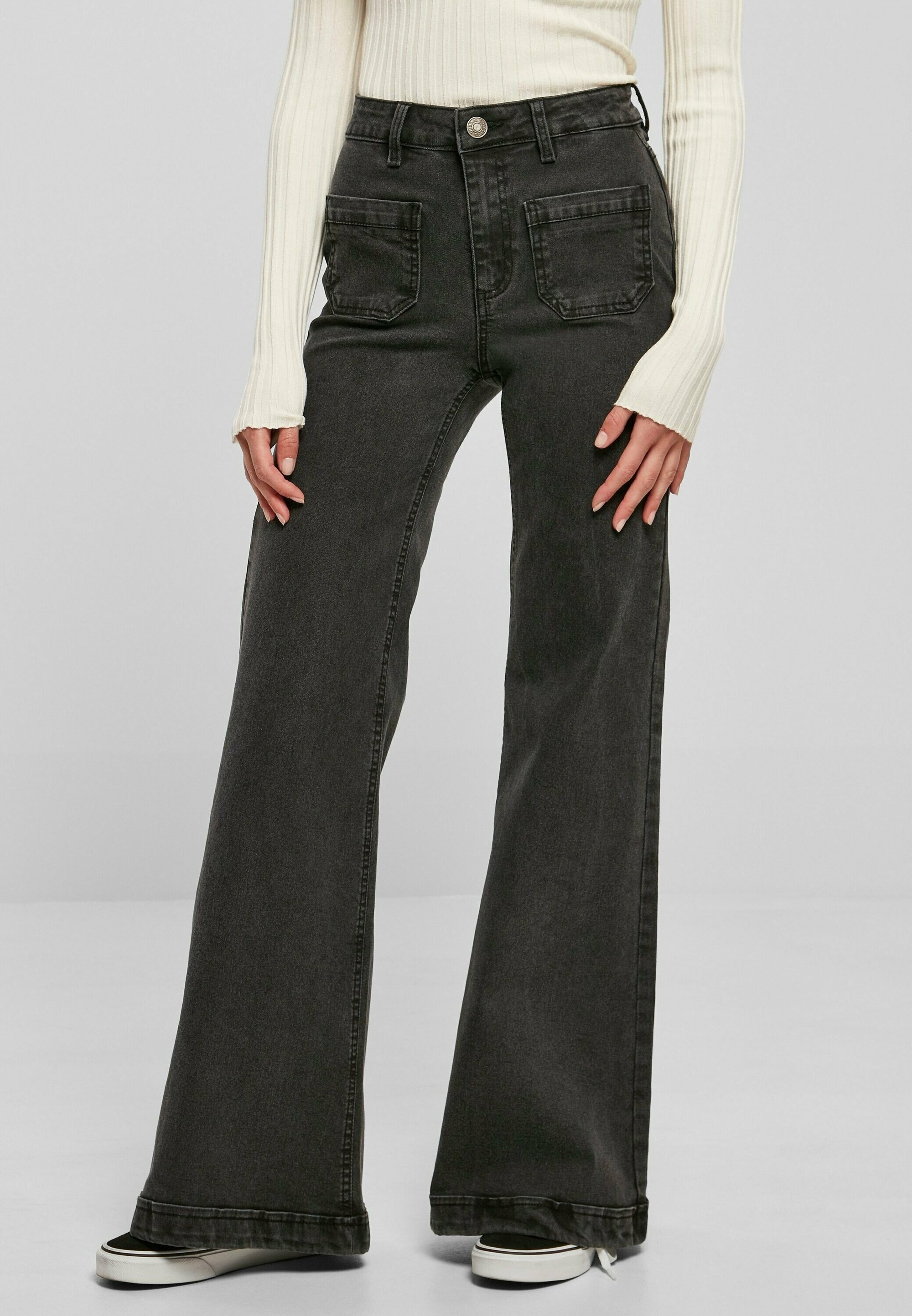 Džíny Urban Classics Flared - černá