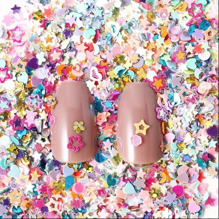 5000 pièces de décoration d'ongles 3D à faire soi-même : accessoires, paillettes acryliques holographiques en forme d'étoile, de cœur et de fleur.