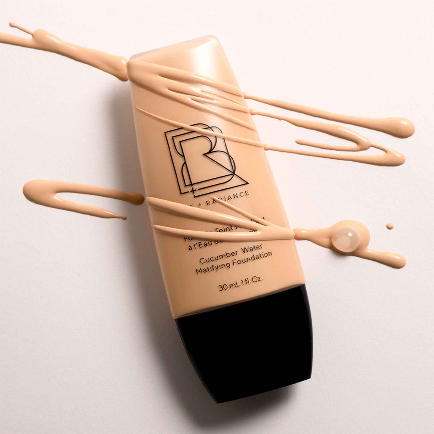 BE + Radiance Fond de Teint Matifiant à l'Eau de Concombre N°08