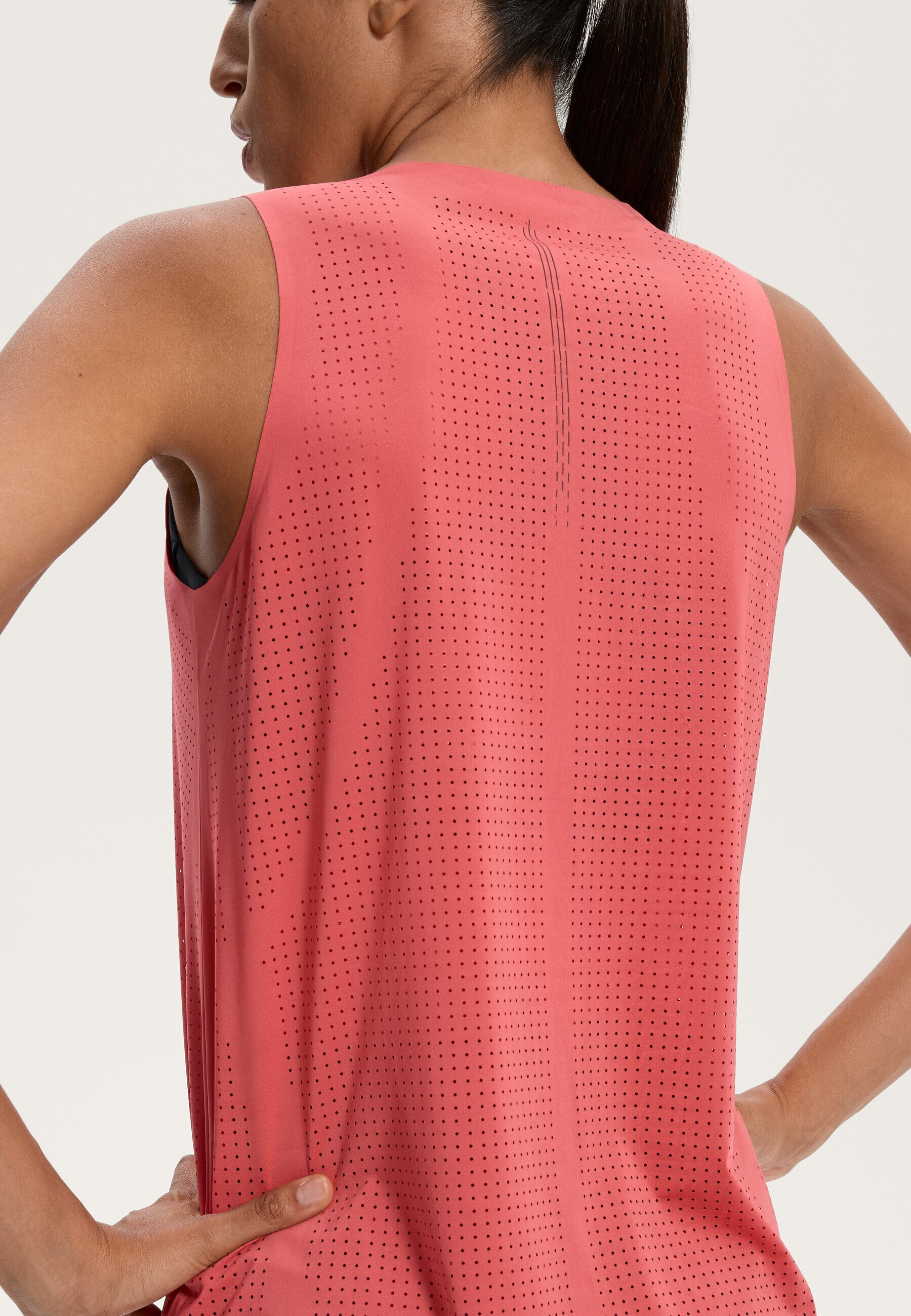 OYSHO MICROPERFORATED TECHNICAL SLEEVELES - Top - coral