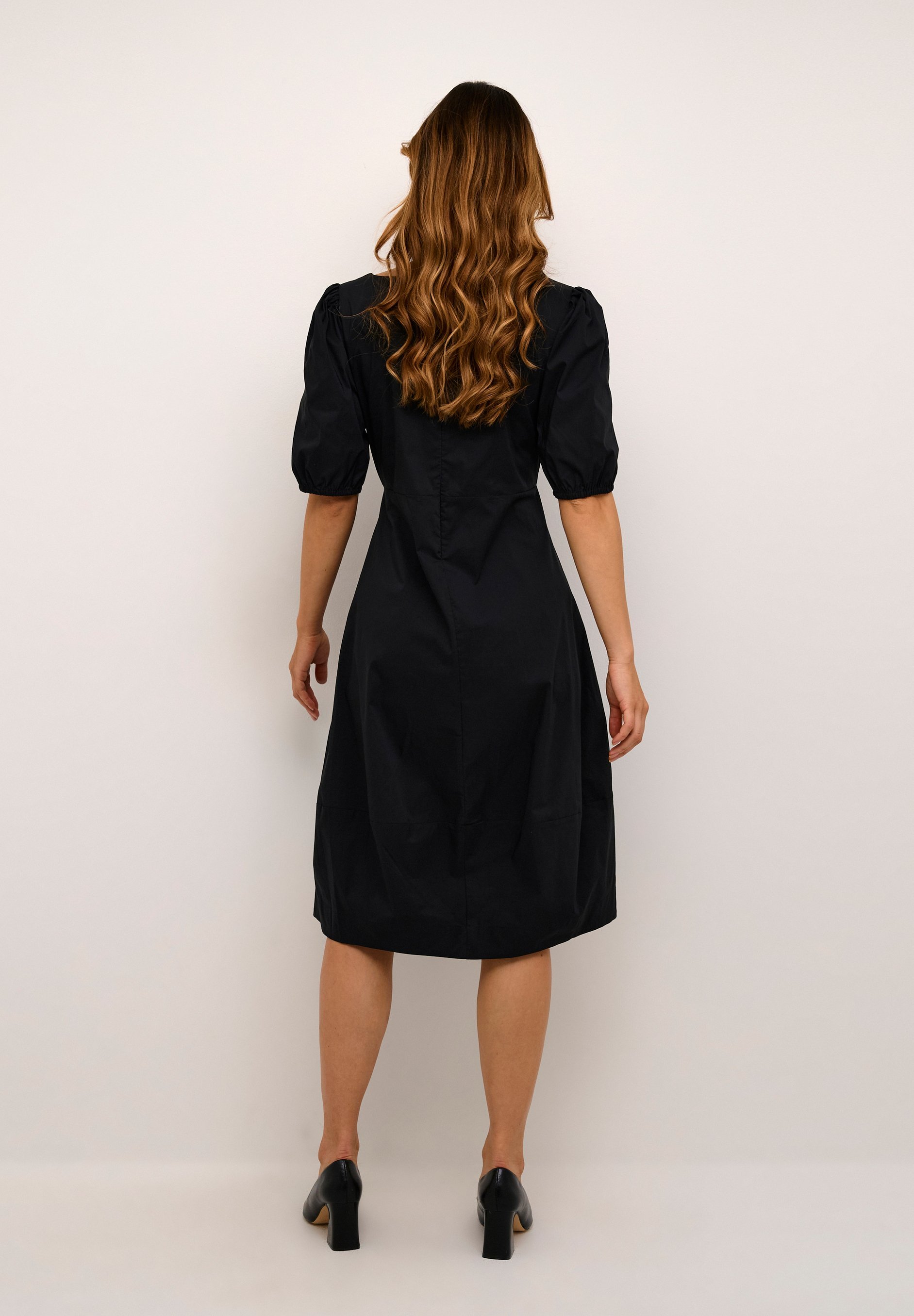 Culture CUANTOINETT - Robe de jour - noire