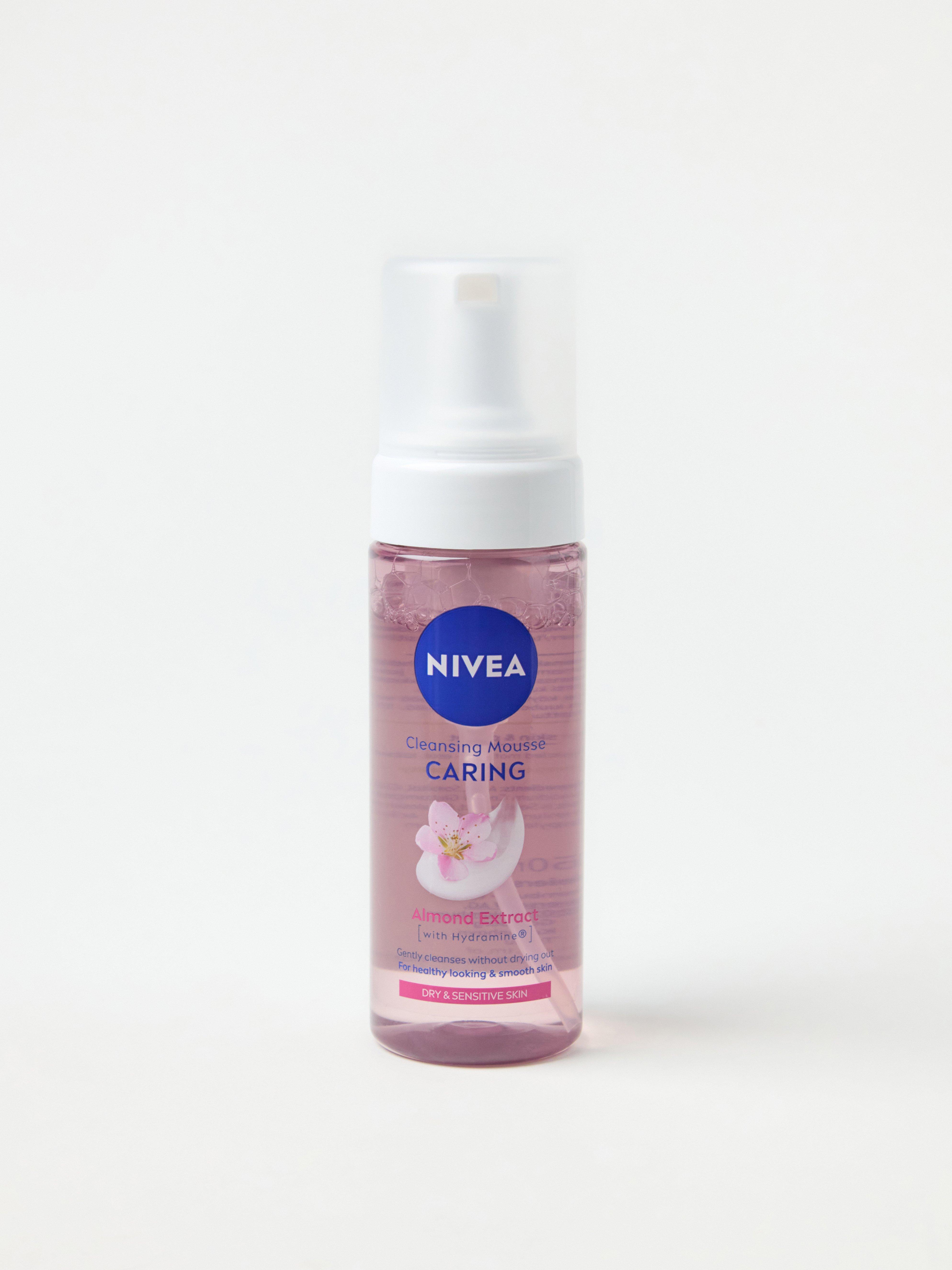 Nivea pjena za čišćenje lica Caring bez boje