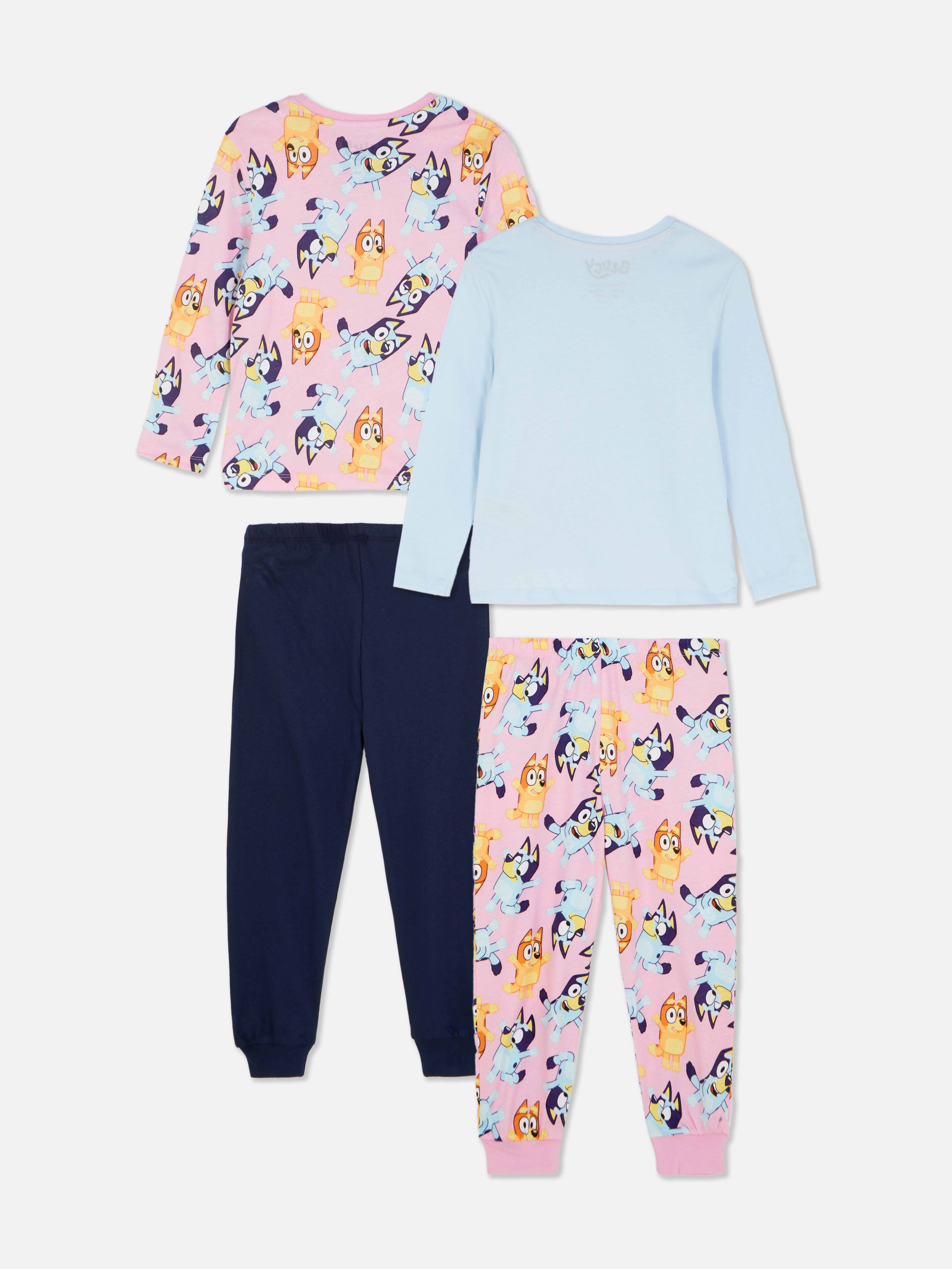 Bluey-Pyjamas mit Aufdruck, 2er-Set: Zwei lange Pyjamas mit Aufdrucken der Bluey-Figuren