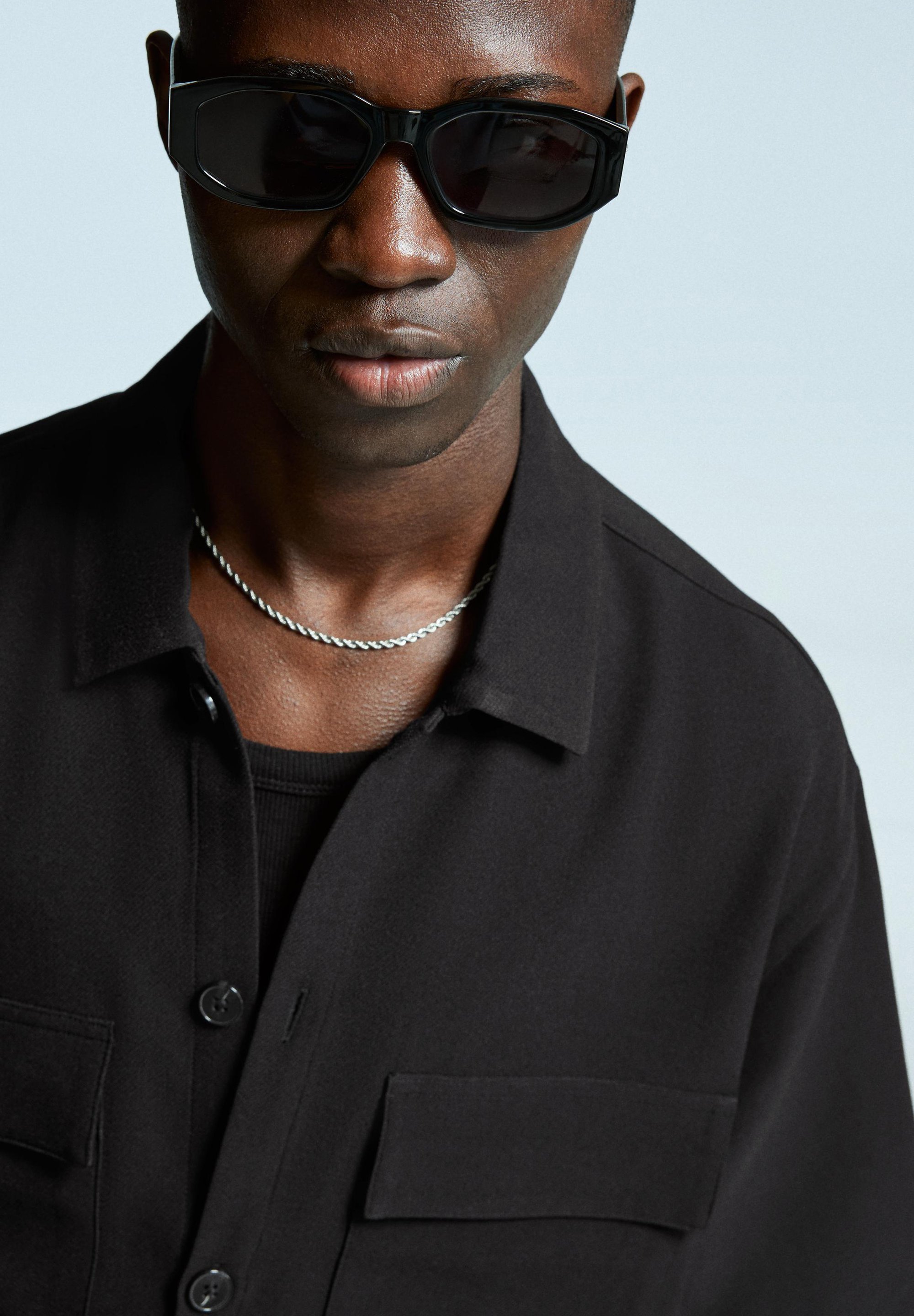 Camicia Bershka a maniche corte su misura - nera