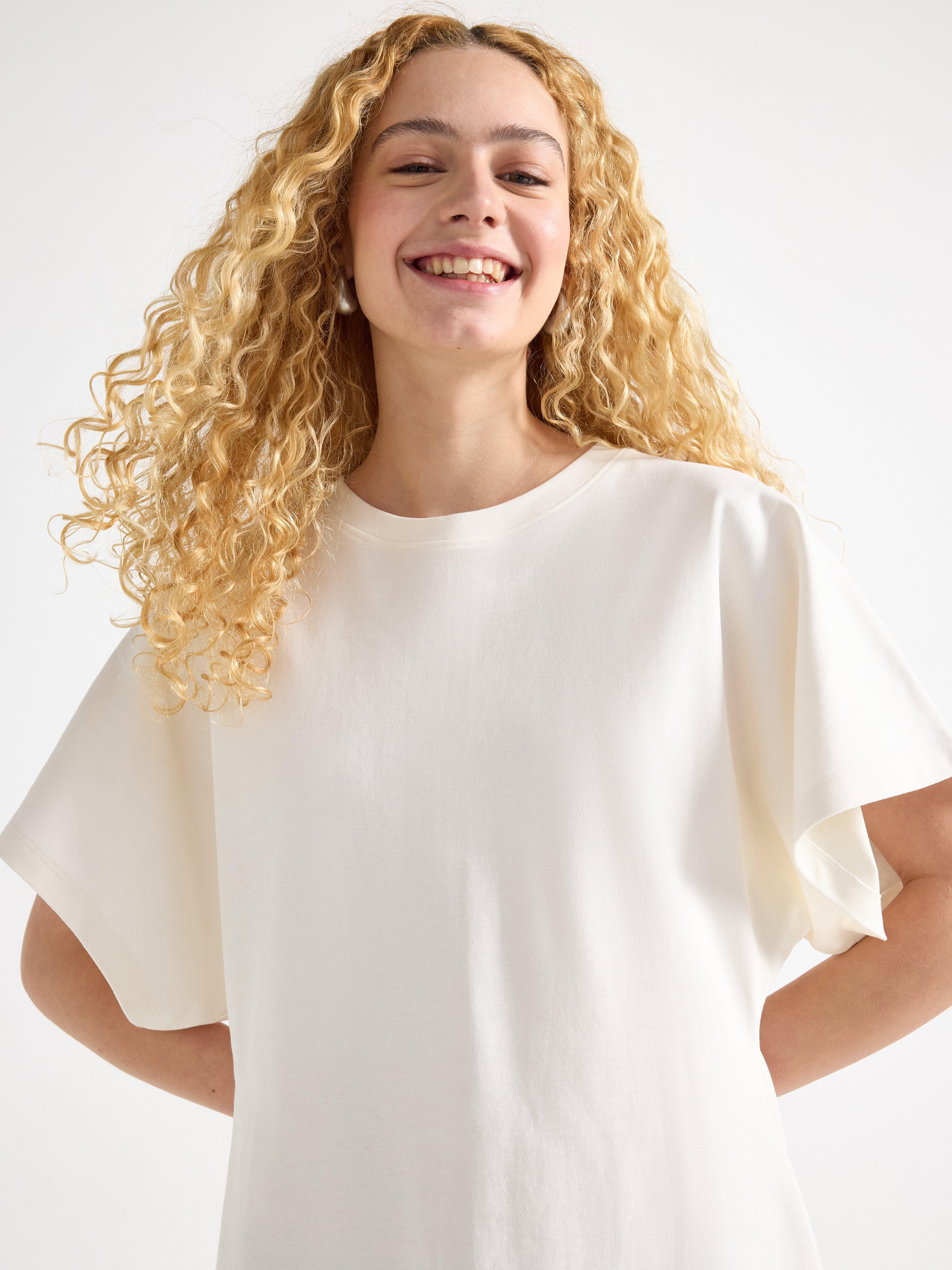 Vestido tipo camiseta blanco claro