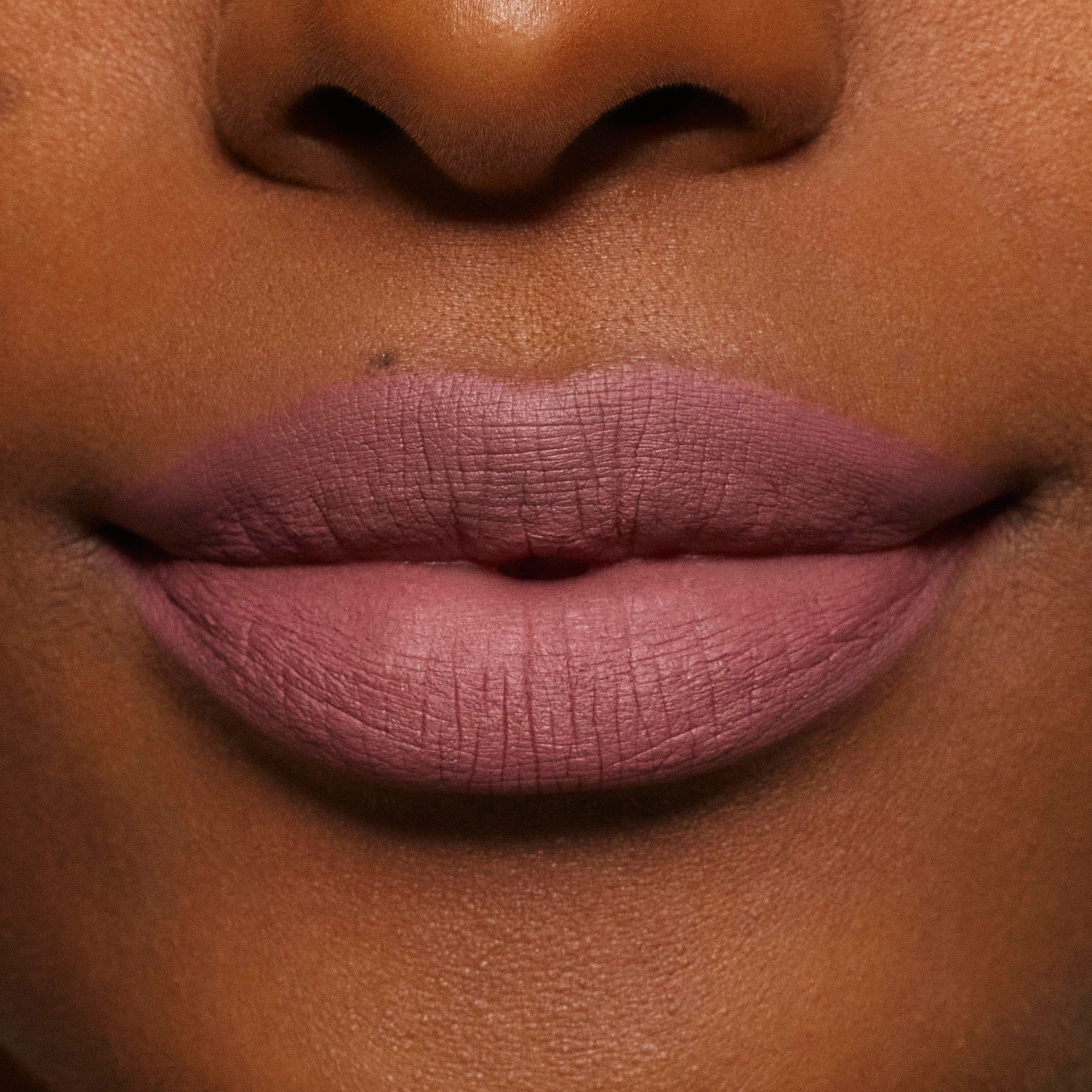 Matowa kredka do ust 350 Low Maintenance - Kylie By Kylie Jenner