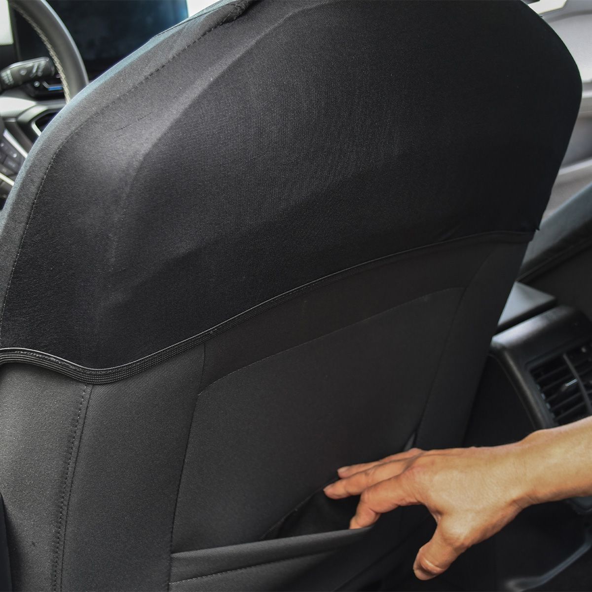 Set van 2 autostoelhoezen voor de voorstoelen - XLCOVER - Geschikt voor airbags - Zwart - Hoezen voor stoelen en hoofdsteunen