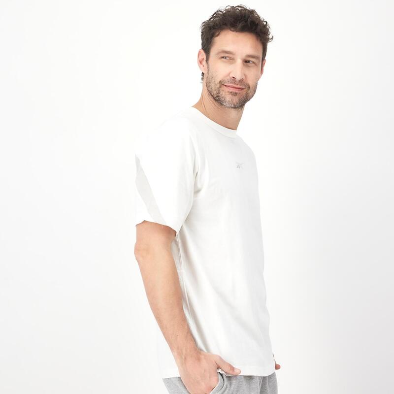  Reebok Vector