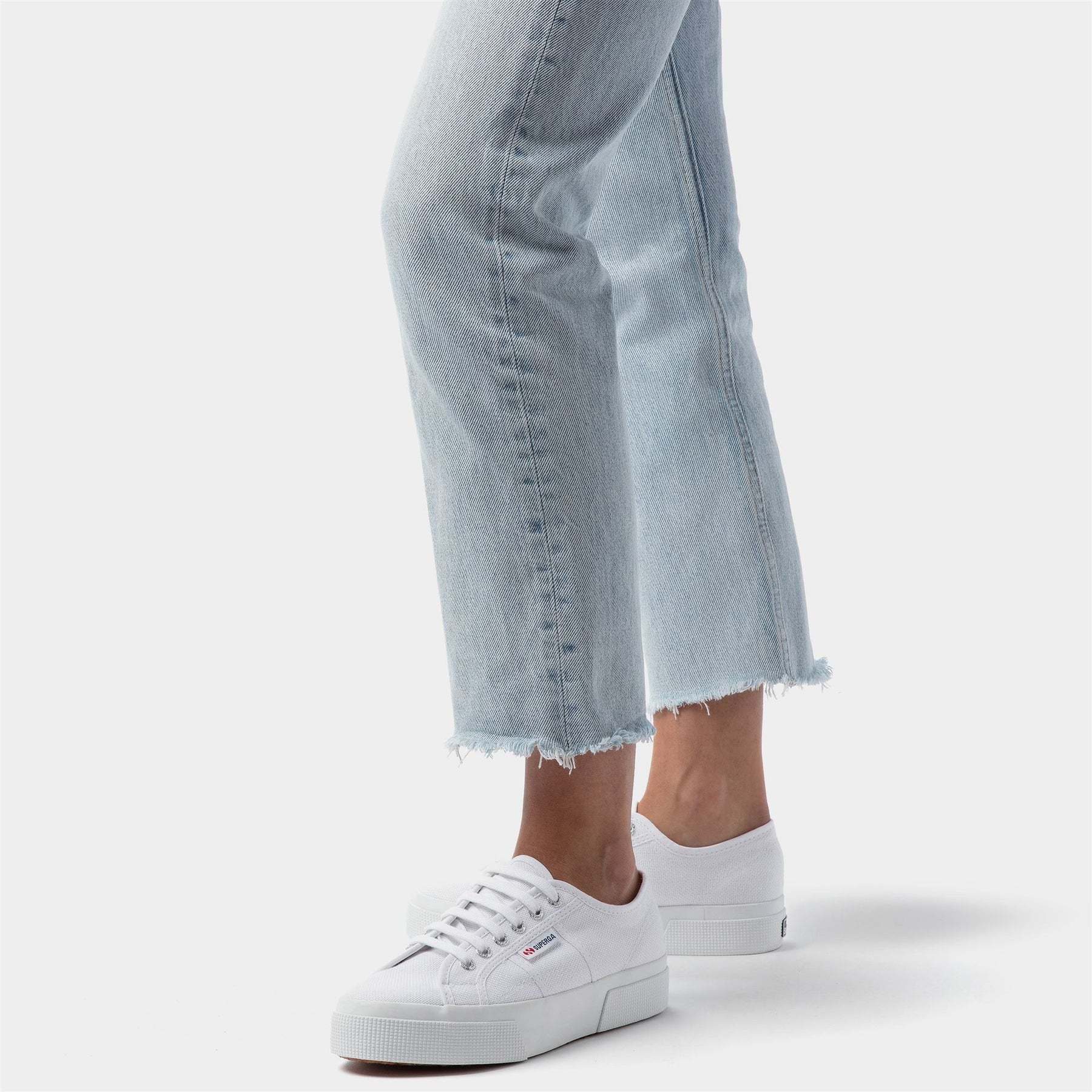 2740 PLATFORM-WHITE