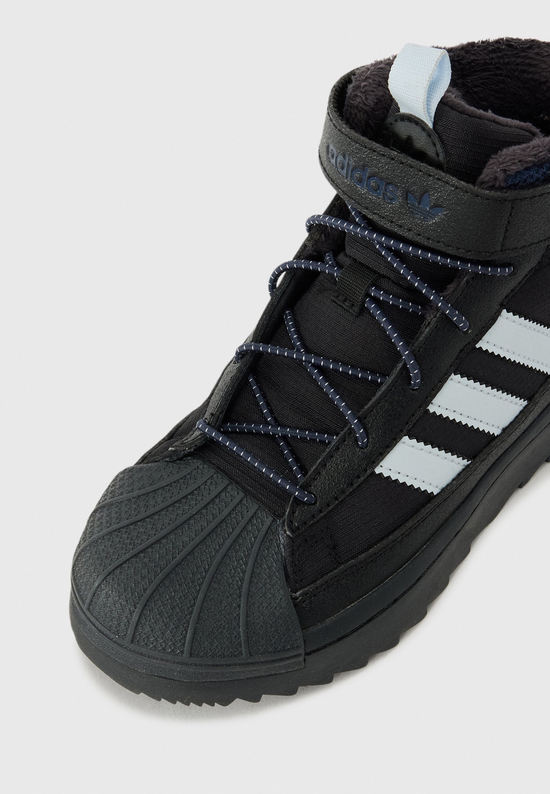 adidas Originals SUPERSTAR UNISEX - Vinterstøvler - core black/halo blue/carbon