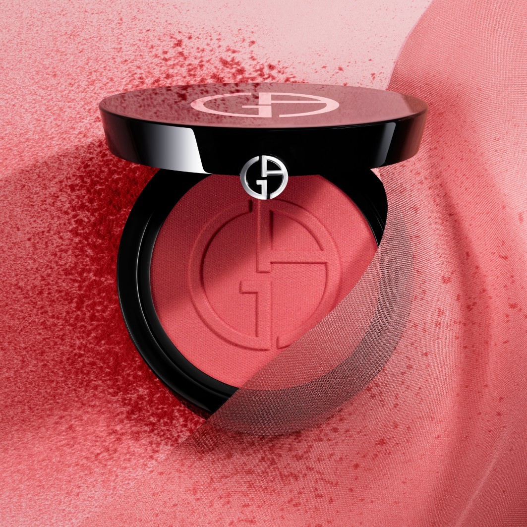 Svietiaca hodvábna lícenka Armani Blush - 4 g