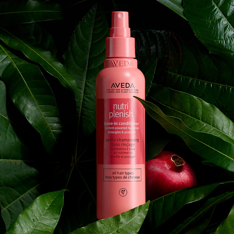 Aveda Nutriplenish™ Leave-In Conditioner, een gladmakende en voedende, hittebeschermende melkspray.