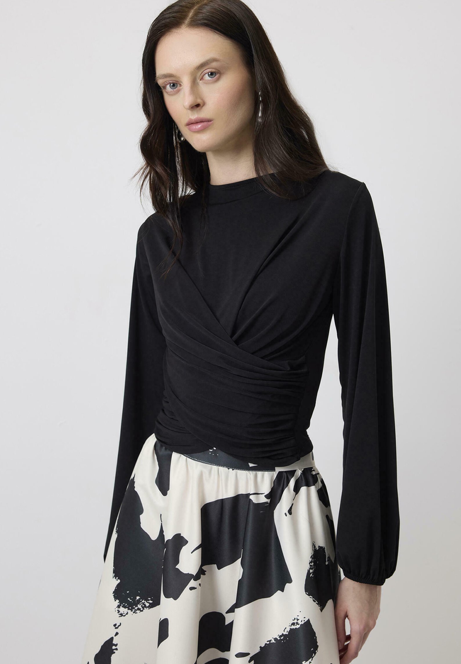 Touché Privé DRAPED - Blouse - zwart