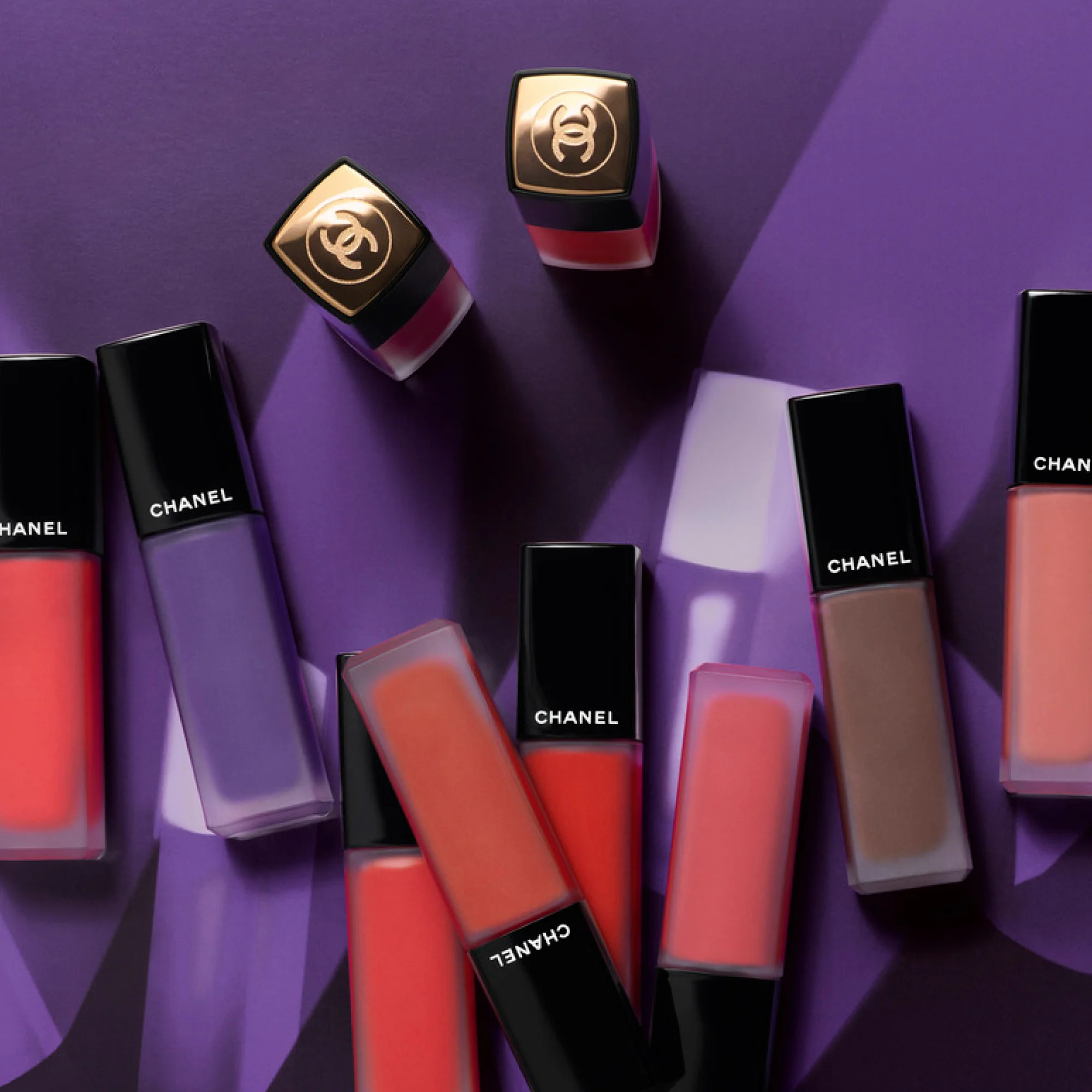 ROUGE ALLURE LIQUID VELVET - IL ROSSETTO FLUIDO OPACO INTENSO ULTRA-TENUTA