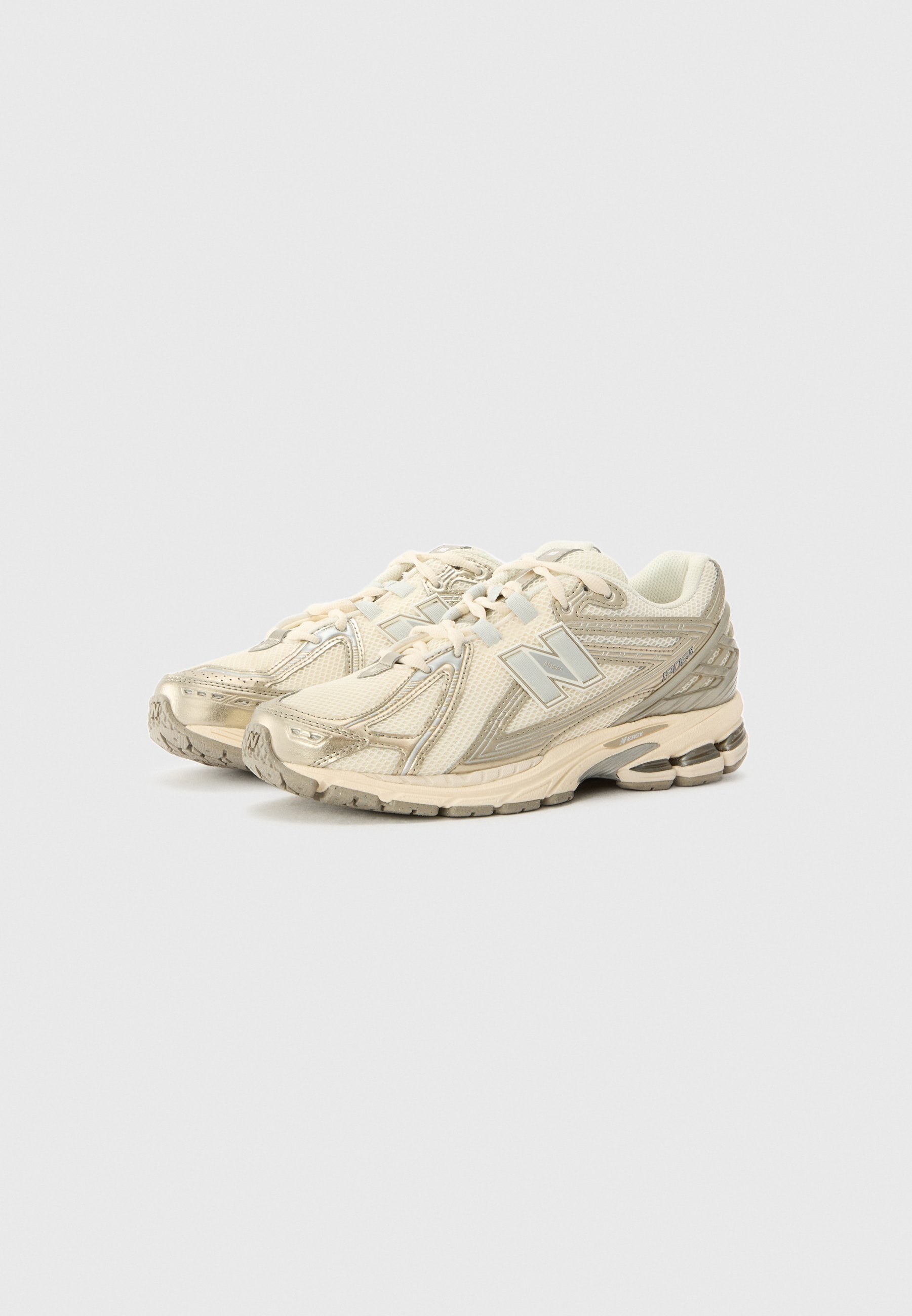New Balance alacsony szárú edzőcipők