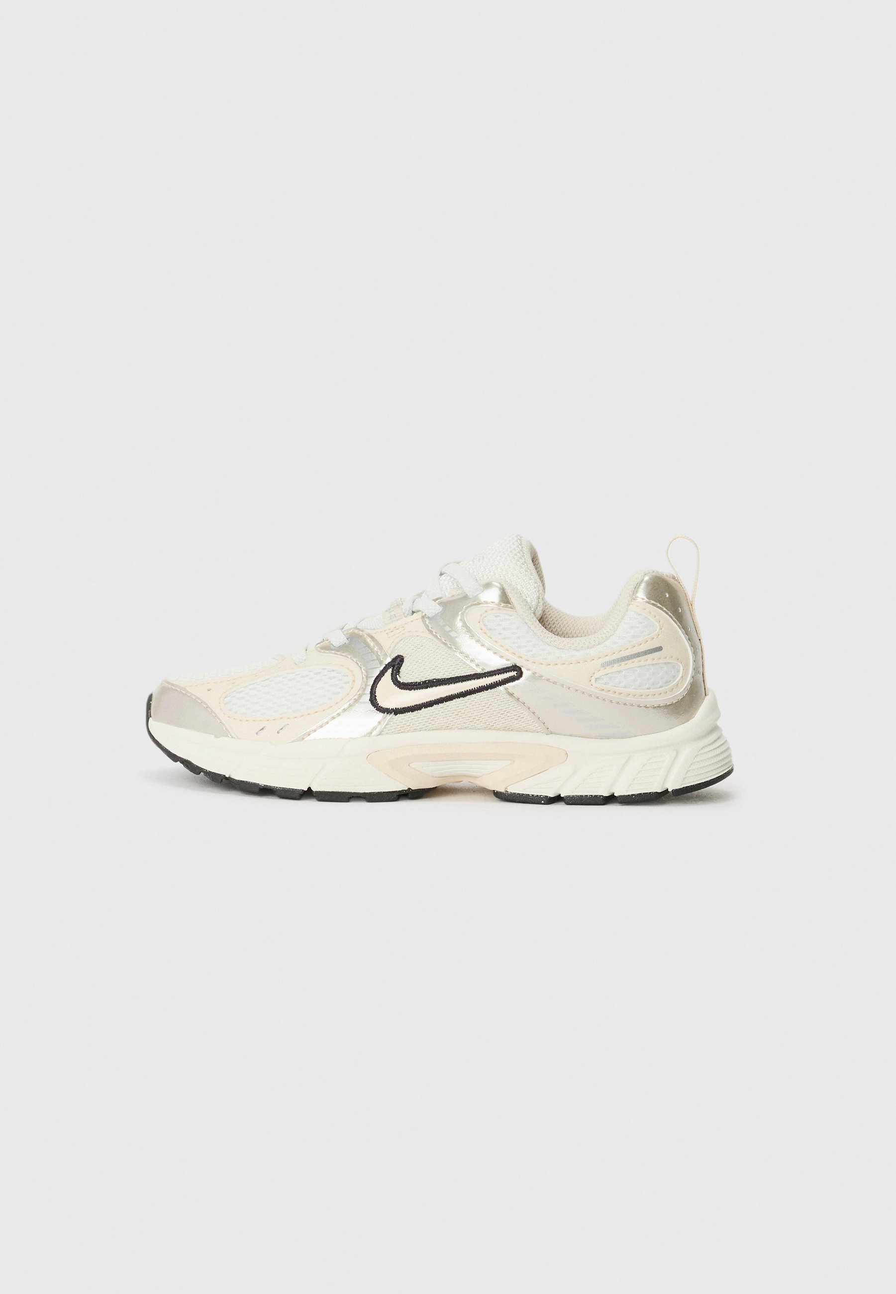 Nike Sportswear V5 UNISEX - Sneakers - summit white/orewood brown/sail/black