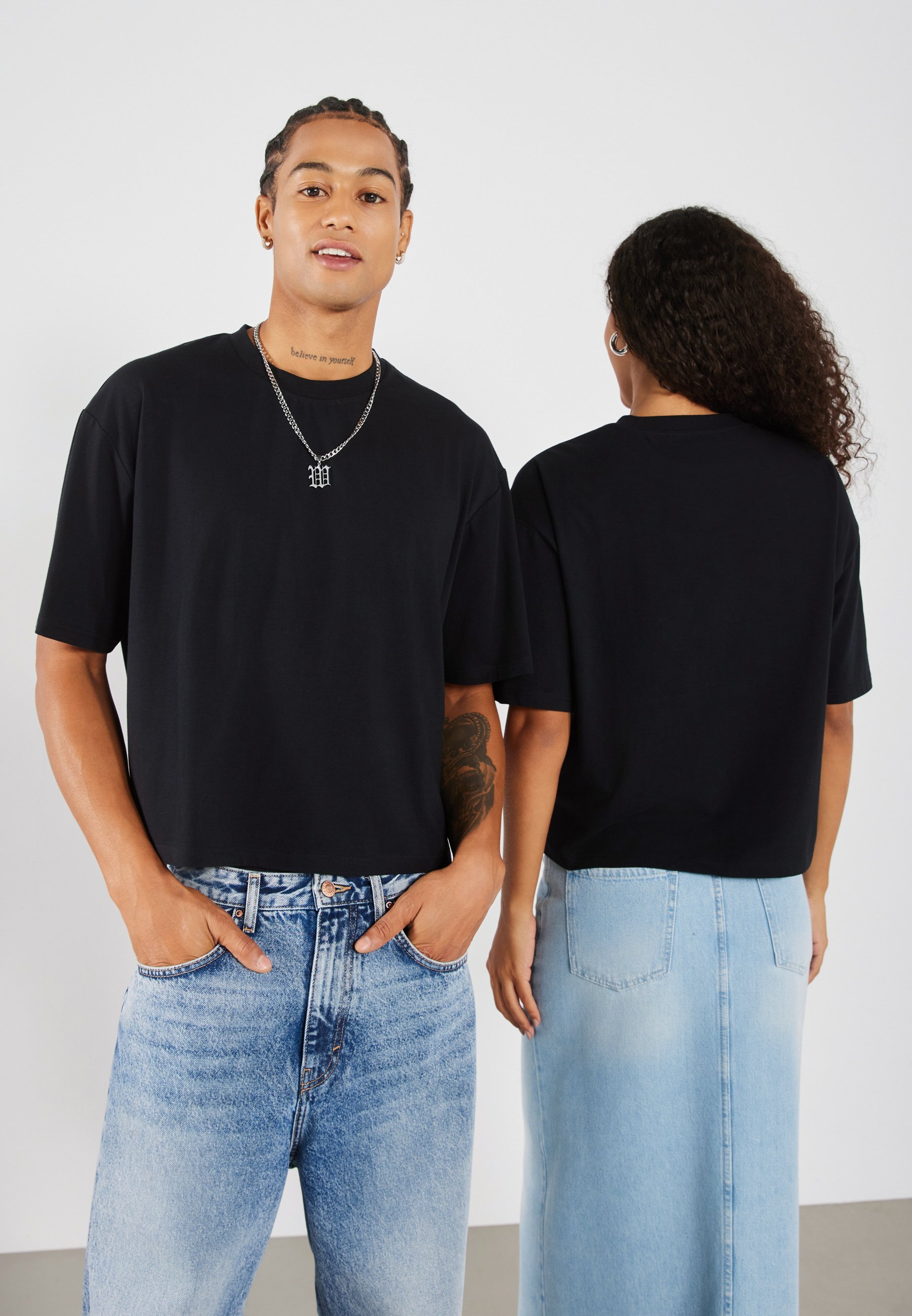 YOURTURN 2 PACK UNISEX BASIC BOXY CROPPED T-SHIRT - Koszulka basic - prawdziwa czerń